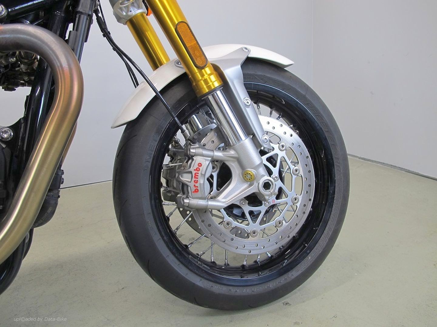 TRIUMPH THRUXTON RS EDITION TON UP-image-7