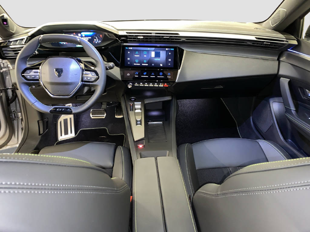 PEUGEOT 308 SW 1.6 PHEV 195 GT-image-10