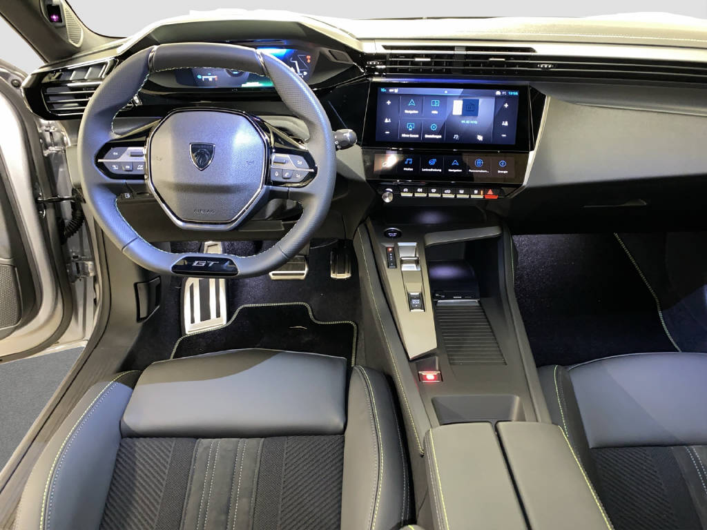 PEUGEOT 308 SW 1.6 PHEV 195 GT-image-9