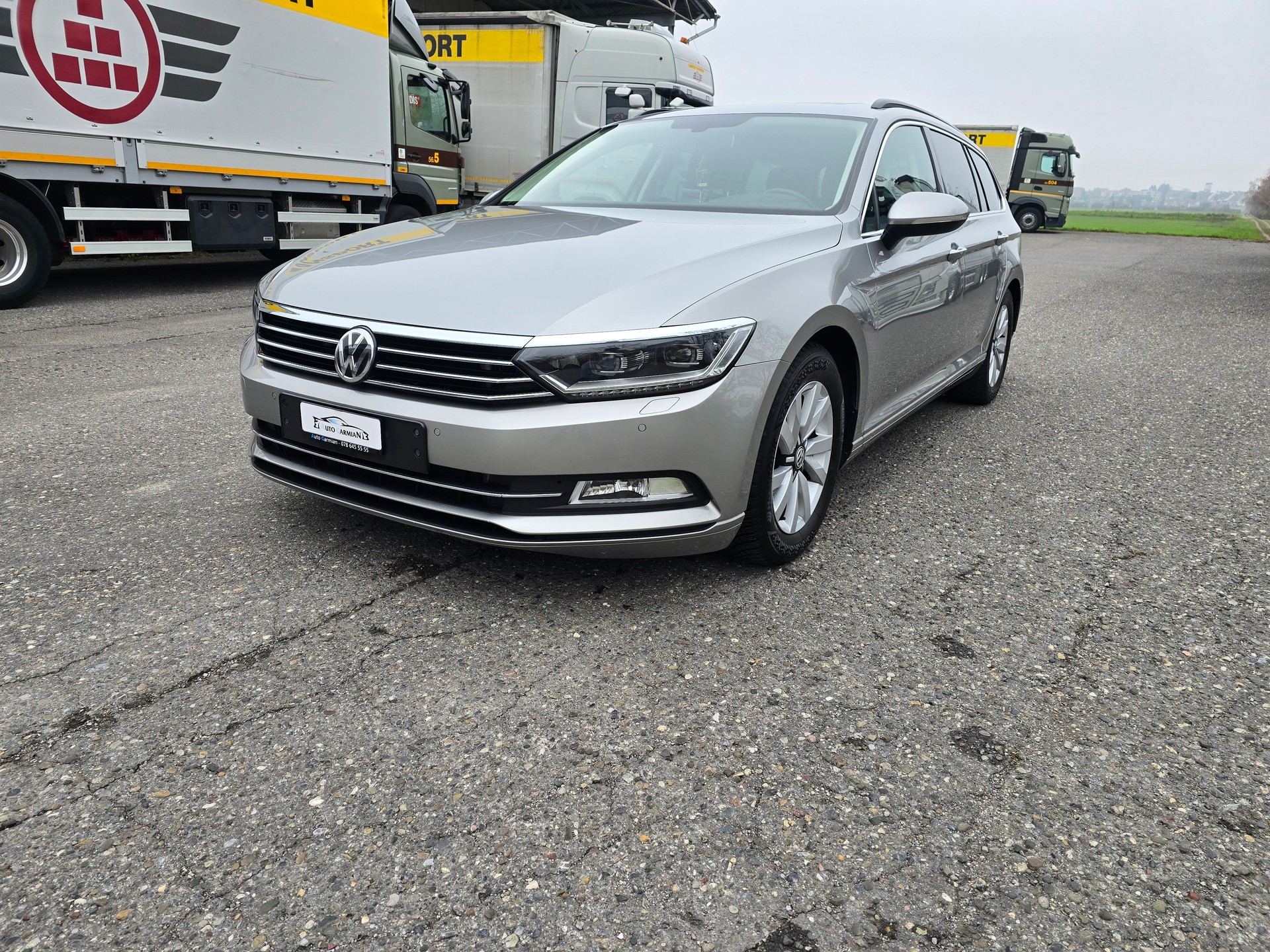 VW Passat Variant 1.6 TDI Business DSG-image-1