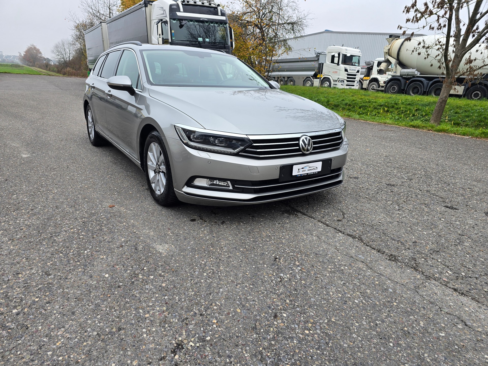 VW Passat Variant 1.6 TDI Business DSG-image-2
