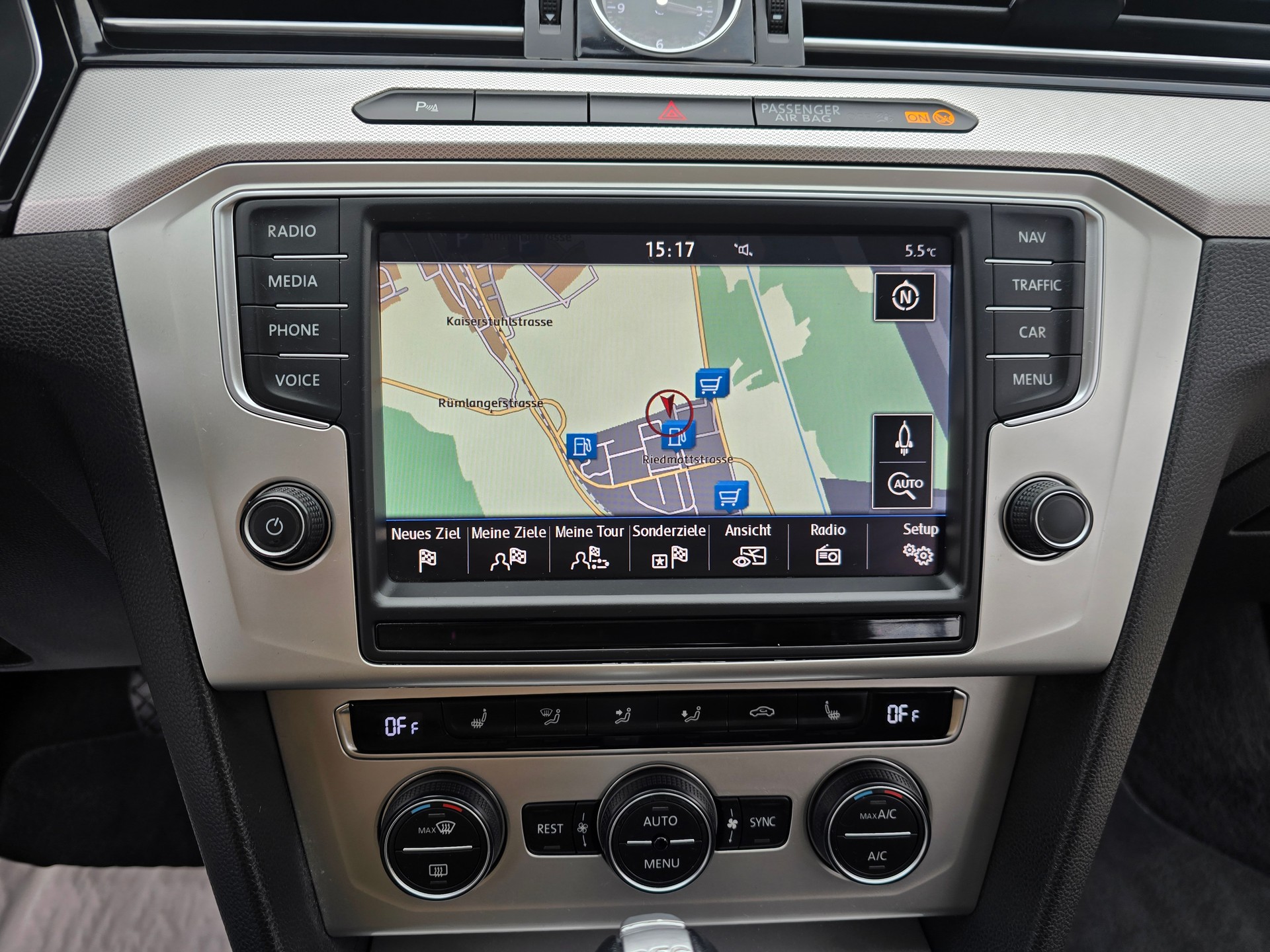 VW Passat Variant 1.6 TDI Business DSG-image-18
