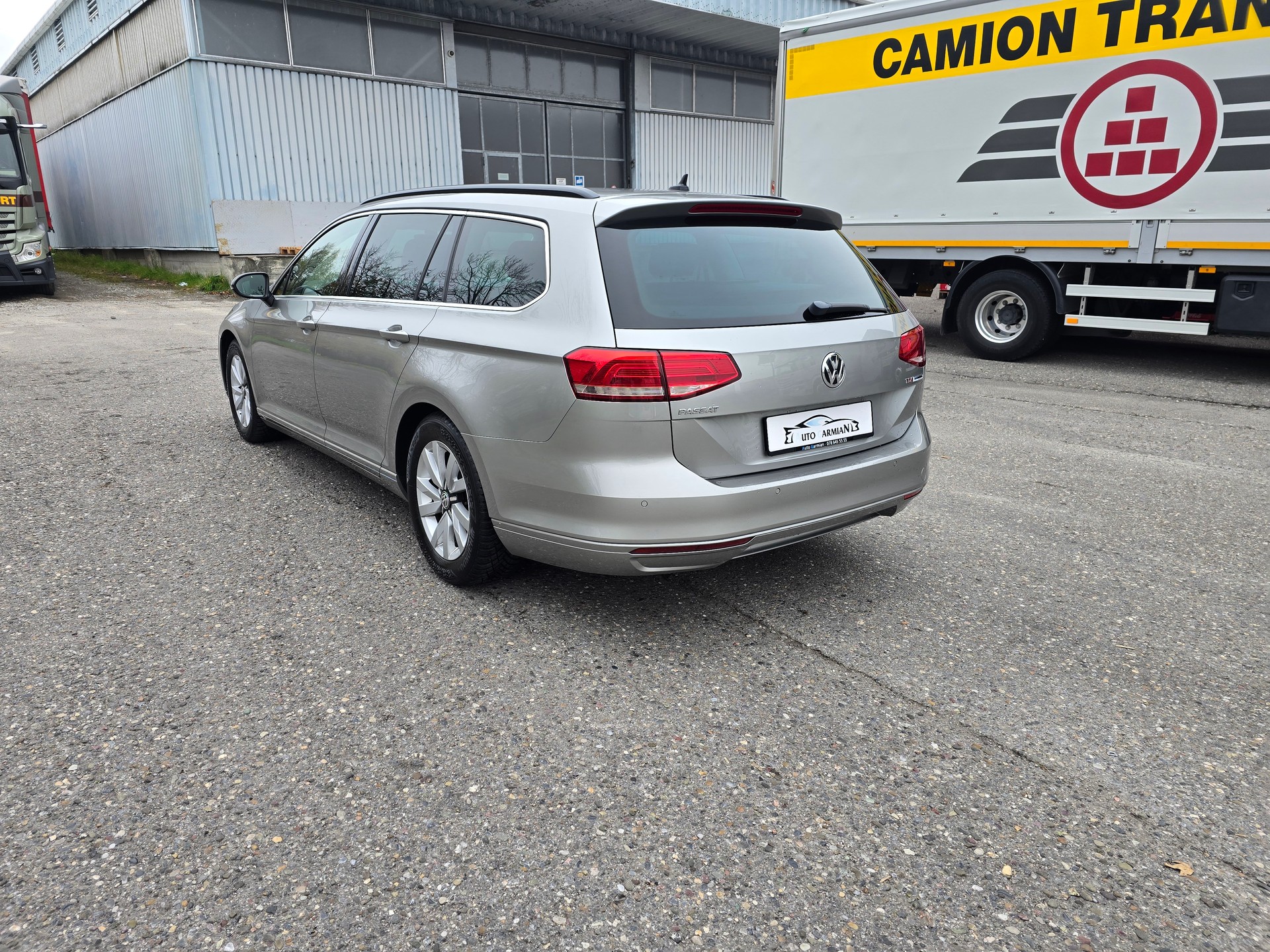 VW Passat Variant 1.6 TDI Business DSG-image-4