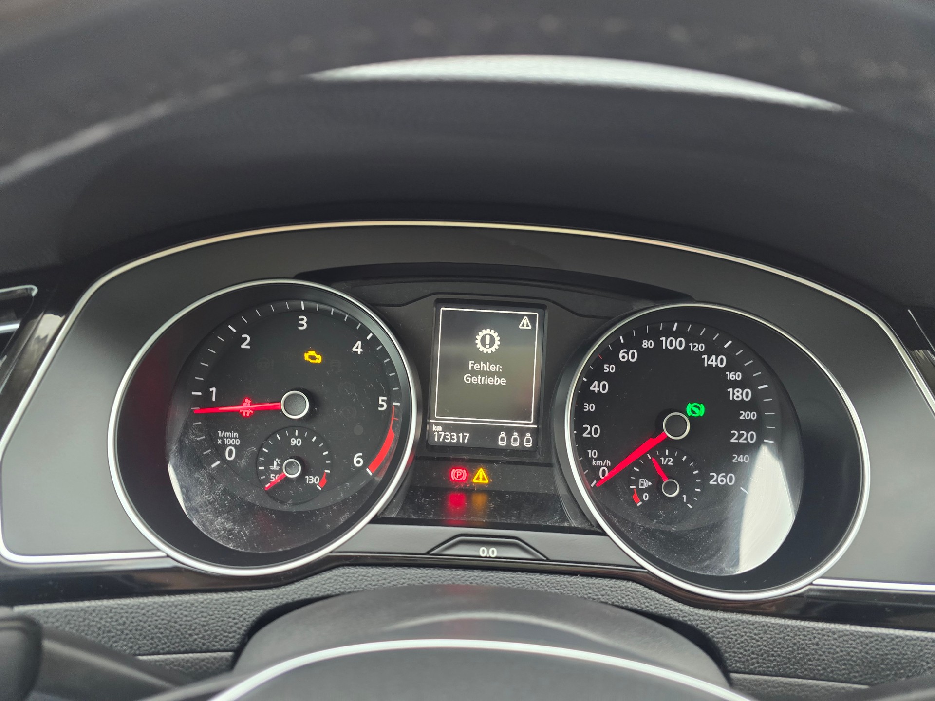 VW Passat Variant 1.6 TDI Business DSG-image-22