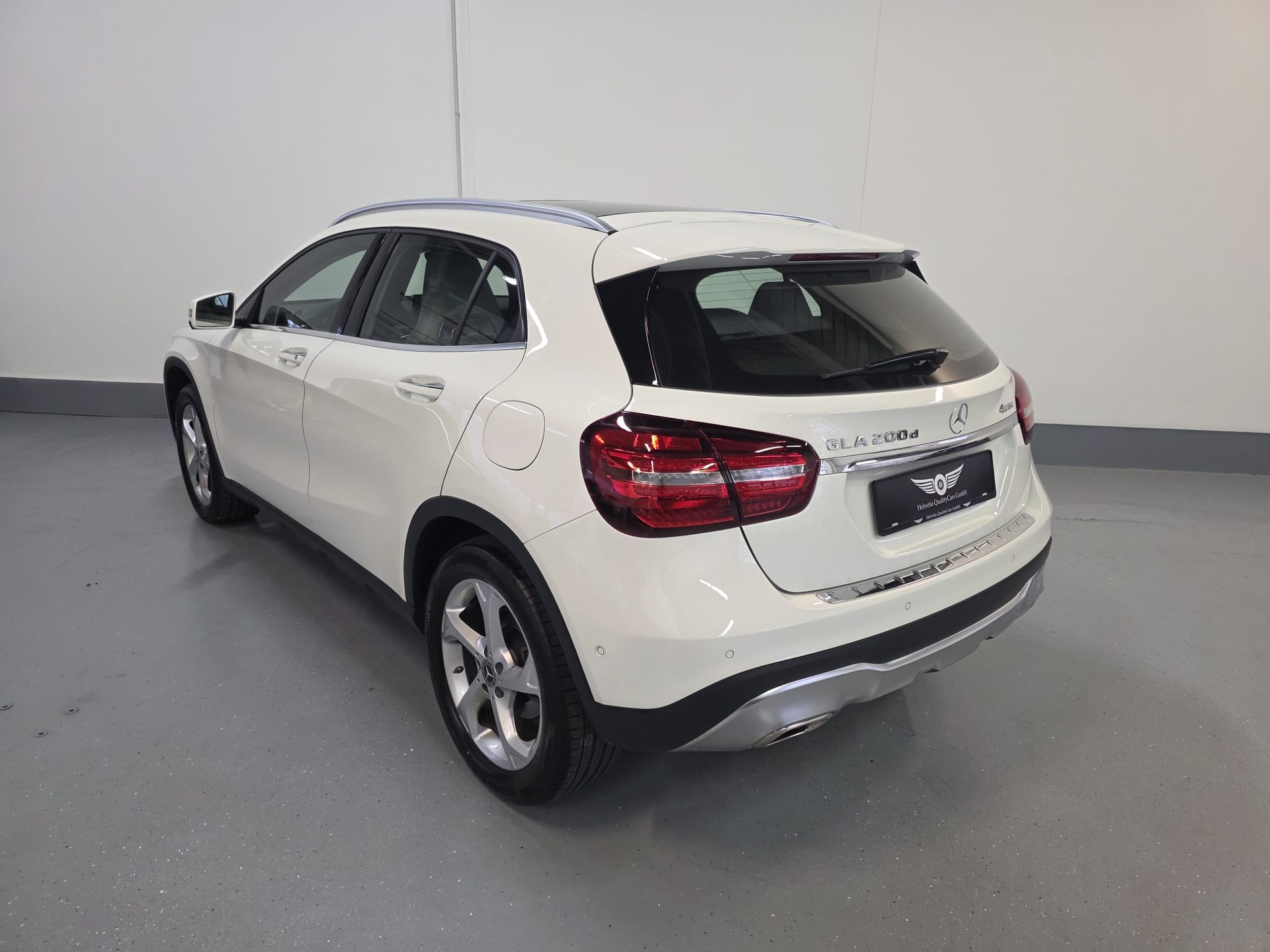 MERCEDES-BENZ GLA 200 d Swiss Star Edition Urban 4Matic 7G-DCT-image-15