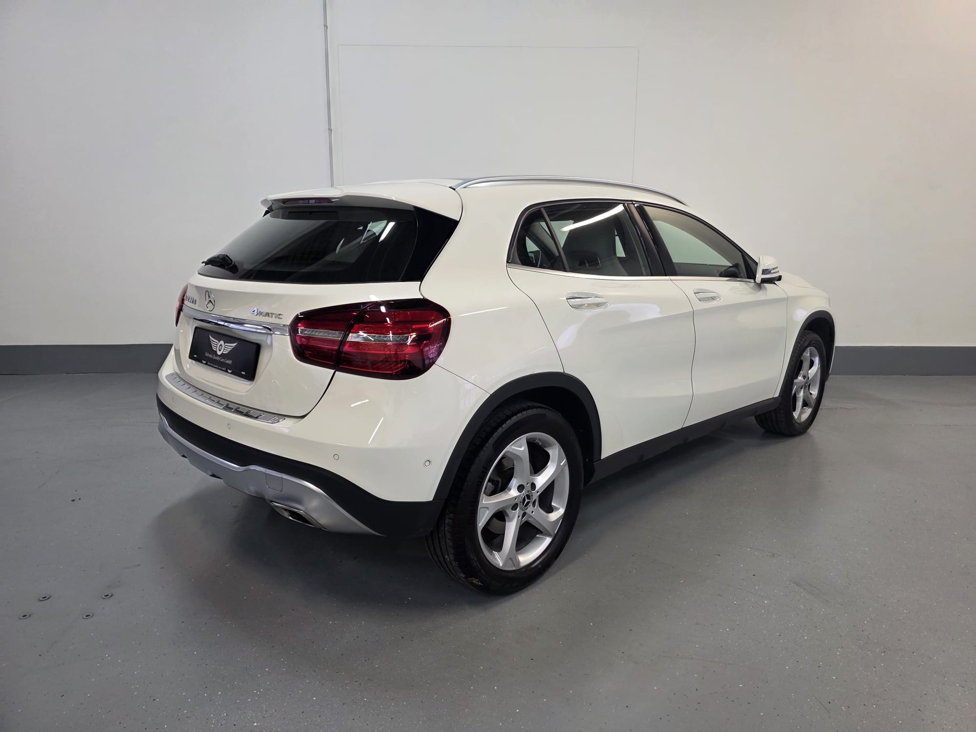 MERCEDES-BENZ GLA 200 d Swiss Star Edition Urban 4Matic 7G-DCT-image-10
