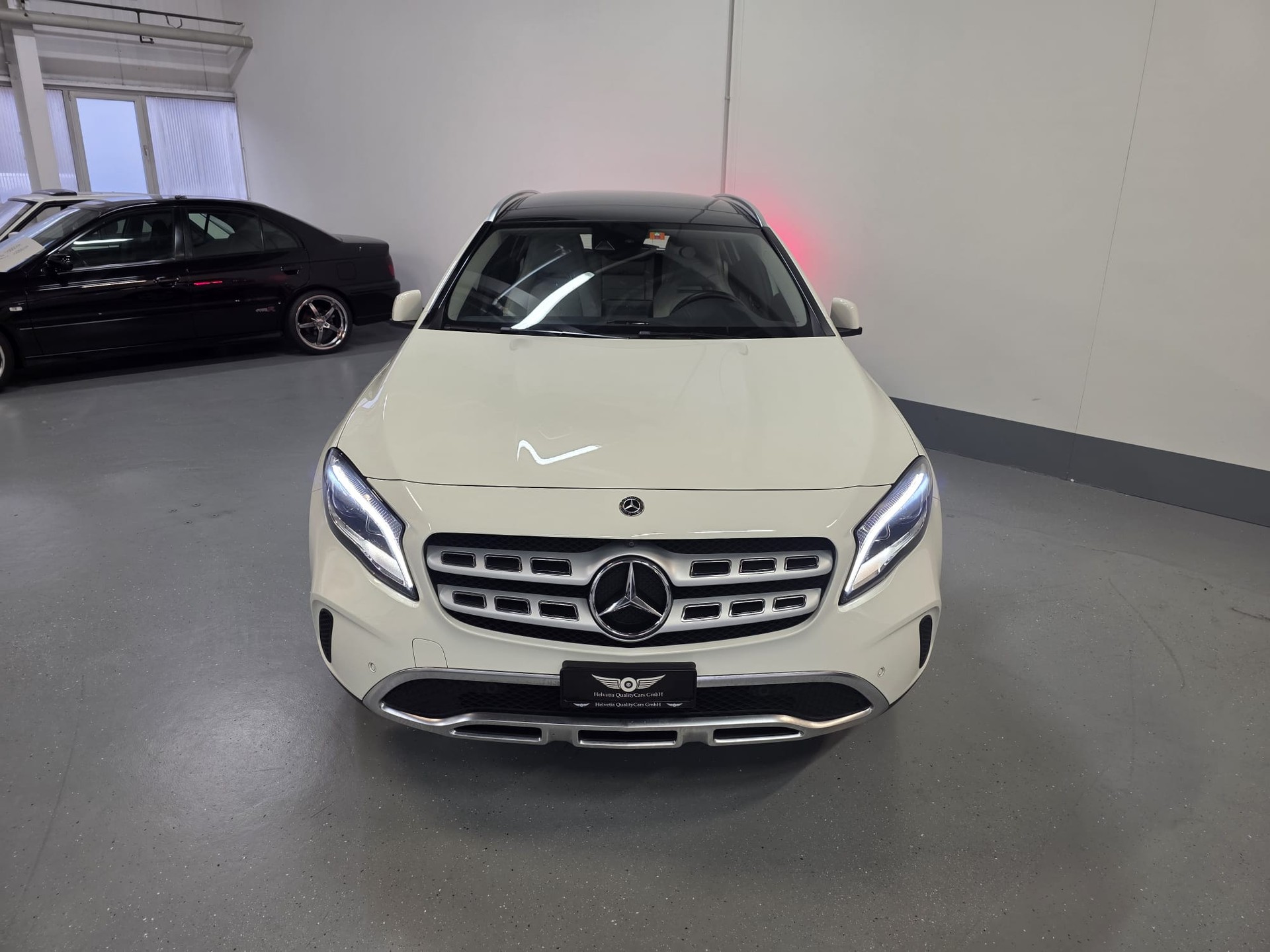 MERCEDES-BENZ GLA 200 d Swiss Star Edition Urban 4Matic 7G-DCT-image-4