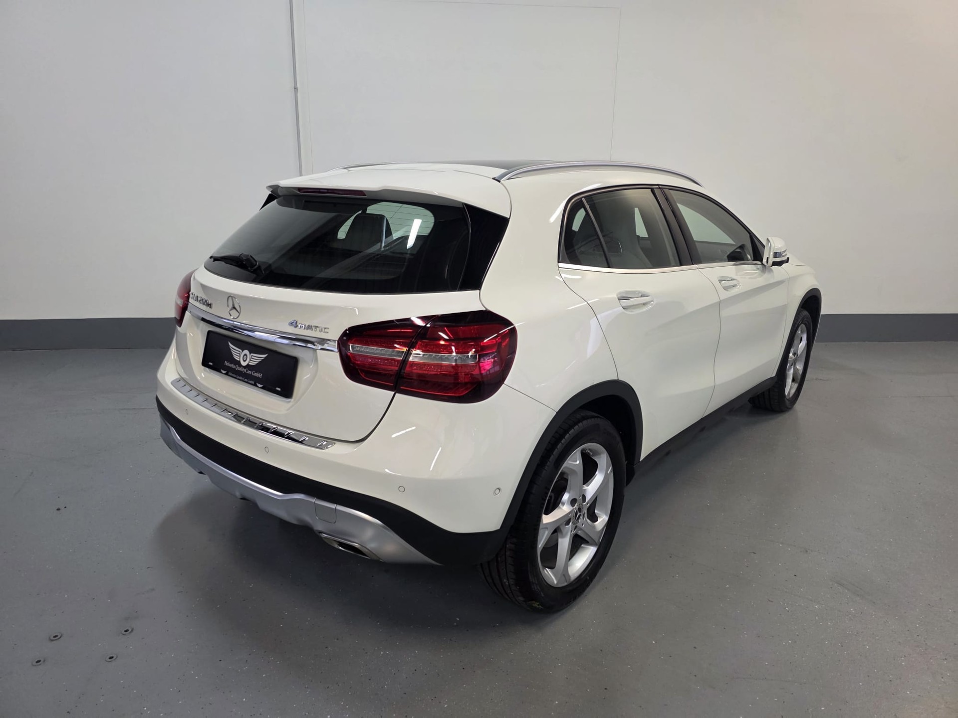 MERCEDES-BENZ GLA 200 d Swiss Star Edition Urban 4Matic 7G-DCT-image-11