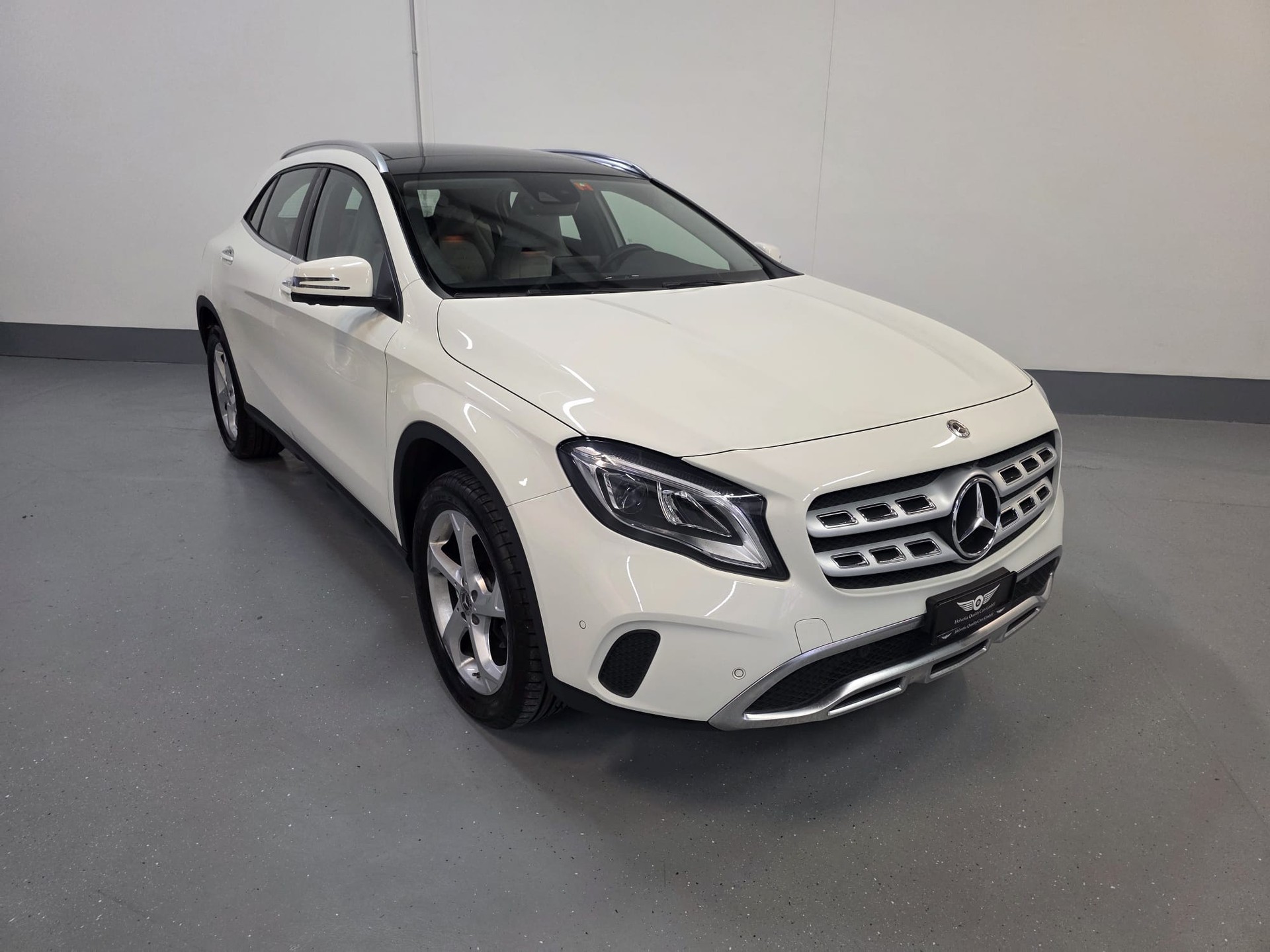 MERCEDES-BENZ GLA 200 d Swiss Star Edition Urban 4Matic 7G-DCT-image-3