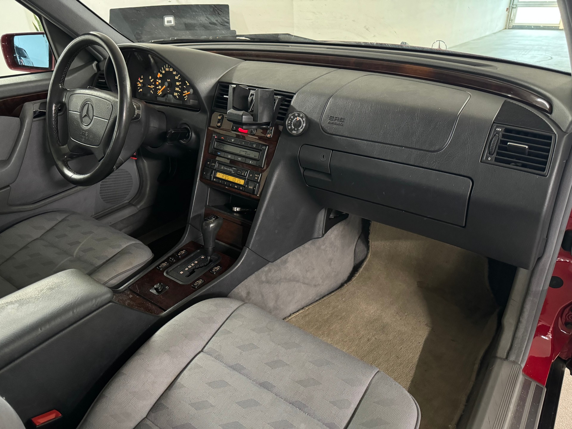 MERCEDES-BENZ C 250 TD Elégance Automatic-image-12