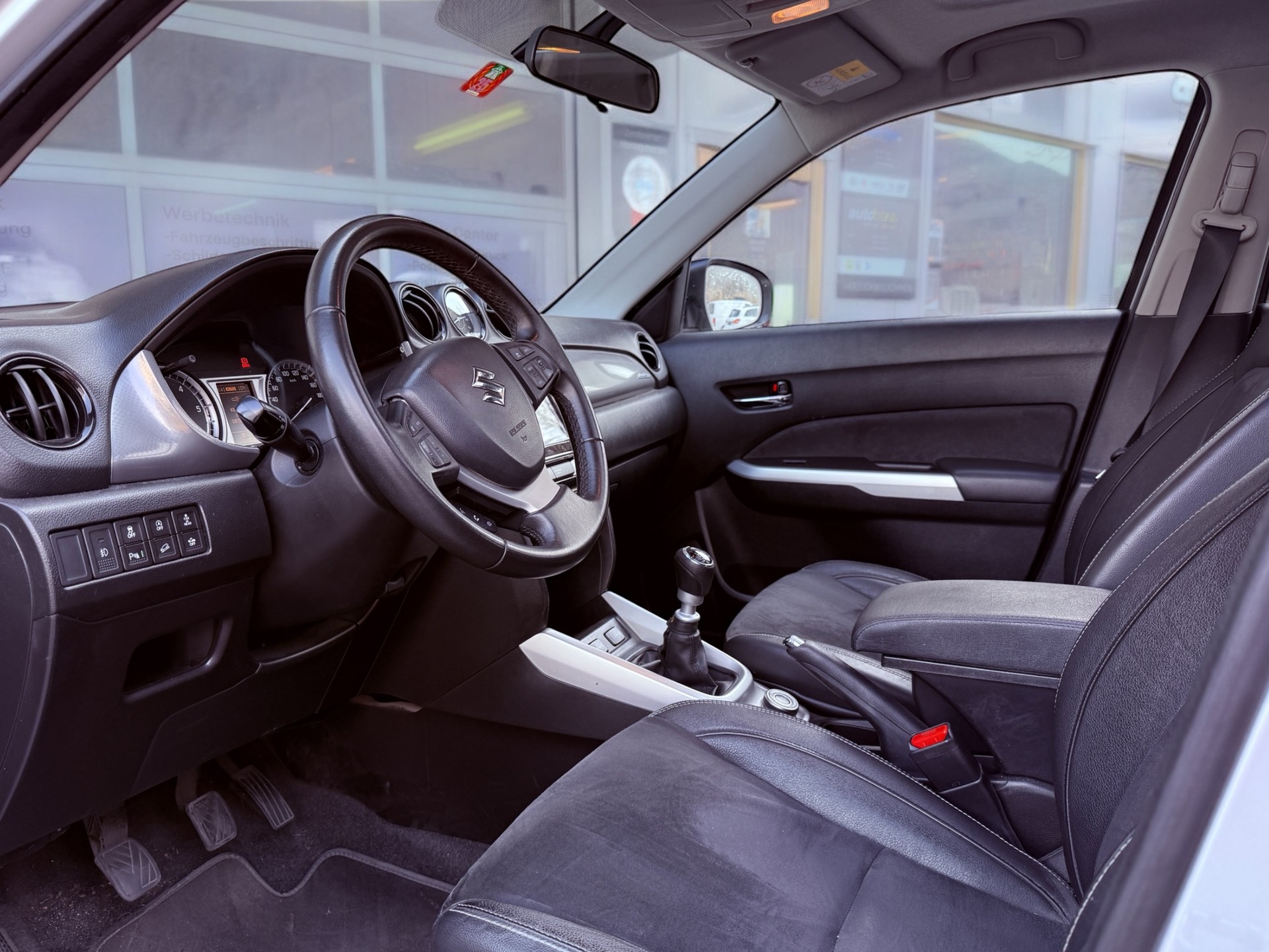 SUZUKI Vitara 1.6 TD Sergio Cellano Top-image-6
