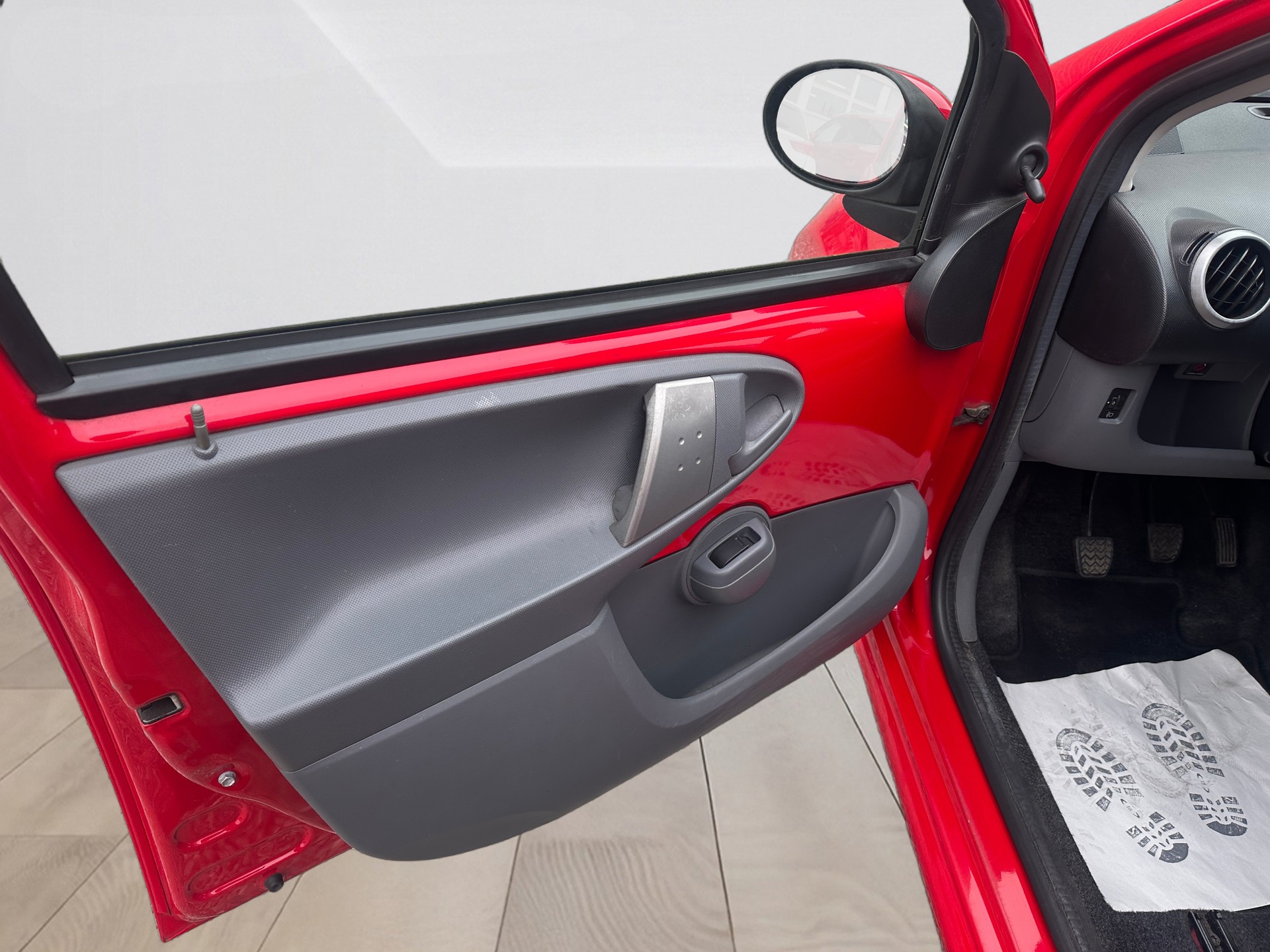 PEUGEOT 107 1.0 City Move-image-8