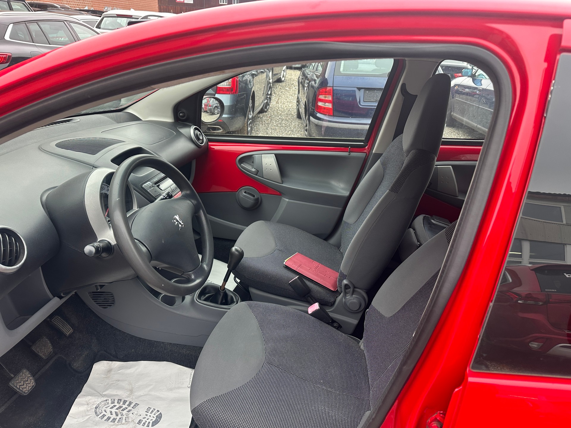 PEUGEOT 107 1.0 City Move-image-9