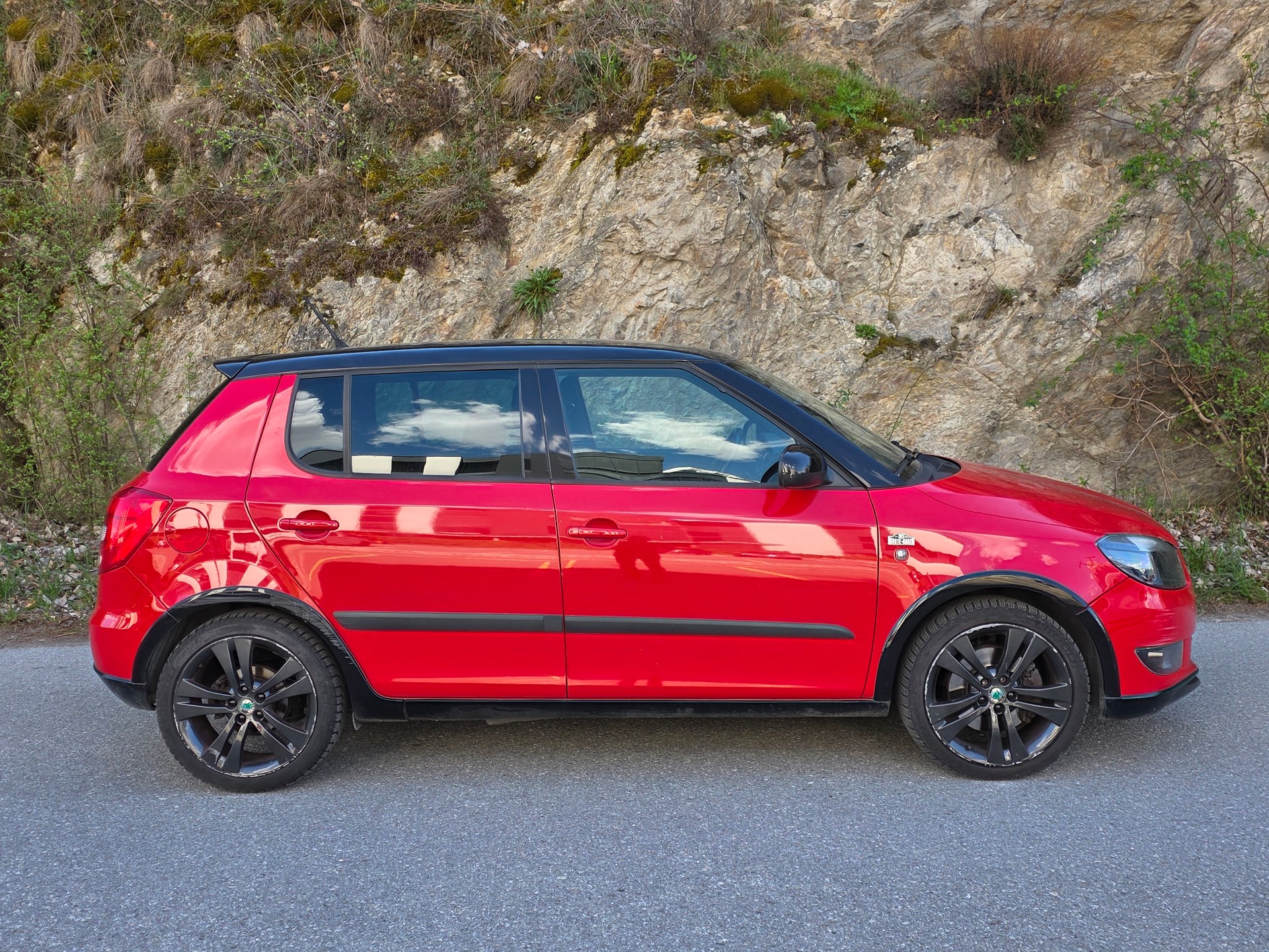SKODA Fabia 1.2 TSI Monte Carlo-image-4