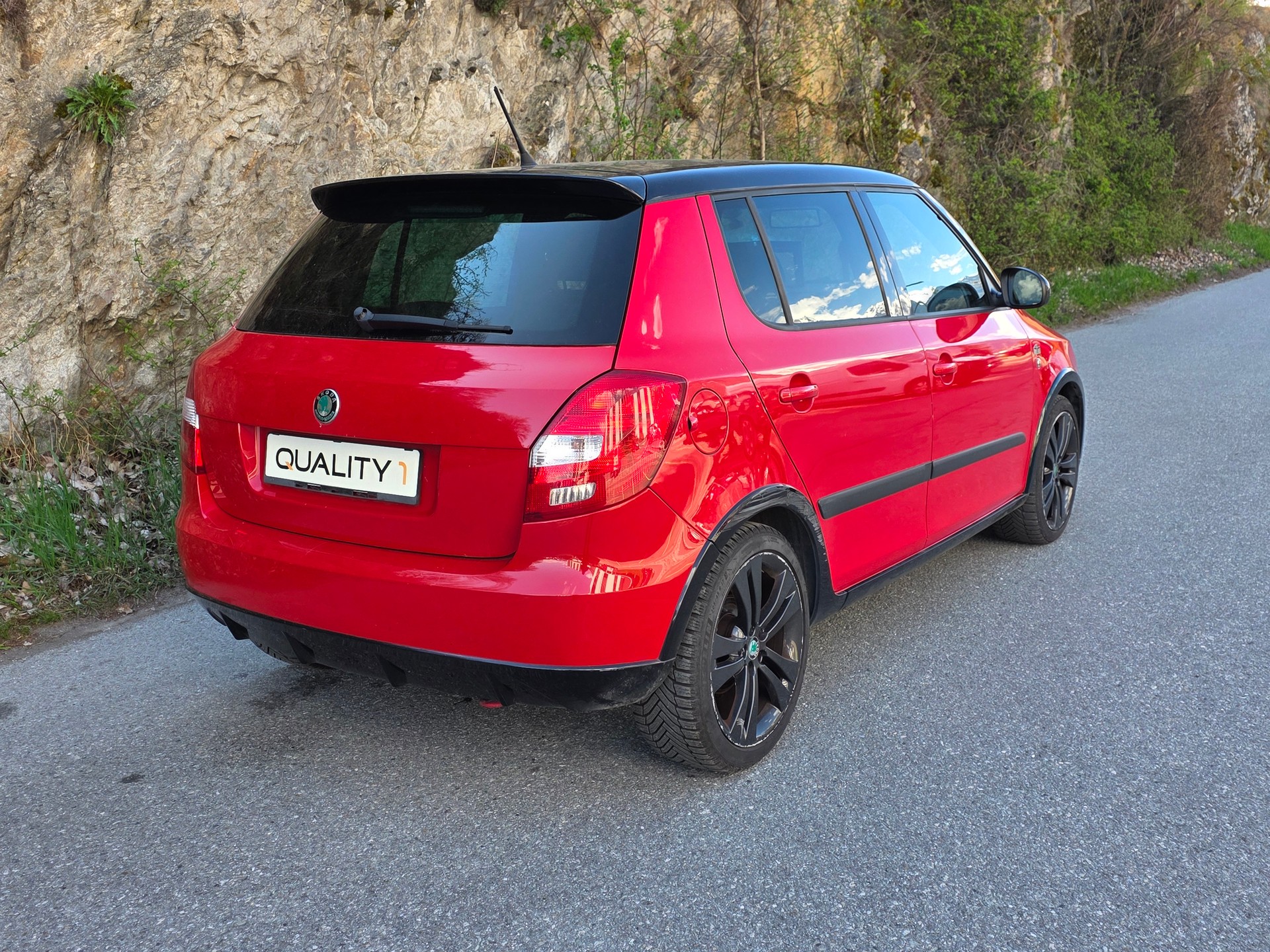 SKODA Fabia 1.2 TSI Monte Carlo-image-3