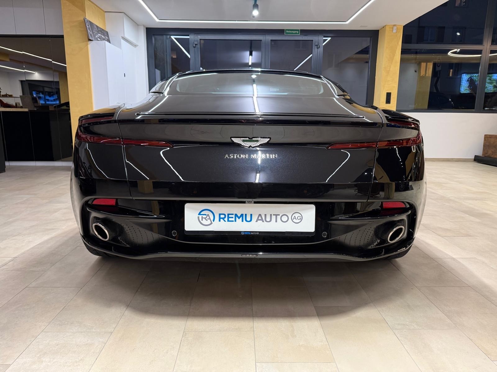 ASTON MARTIN DB11 V8 Touchtronic 3-image-5