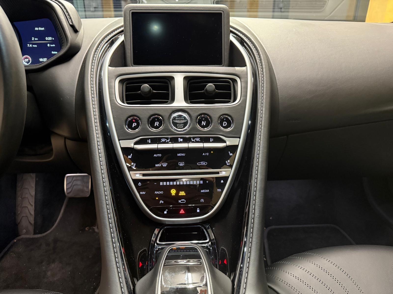 ASTON MARTIN DB11 V8 Touchtronic 3-image-13