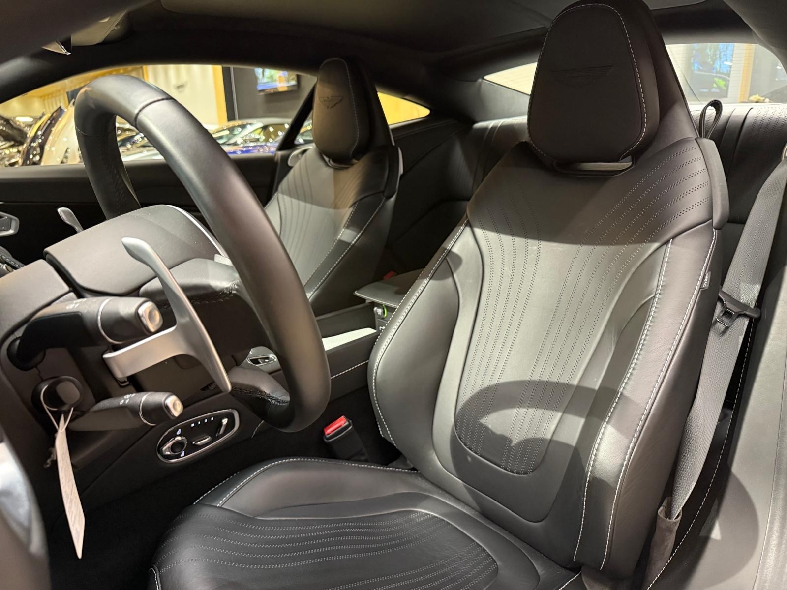 ASTON MARTIN DB11 V8 Touchtronic 3-image-9