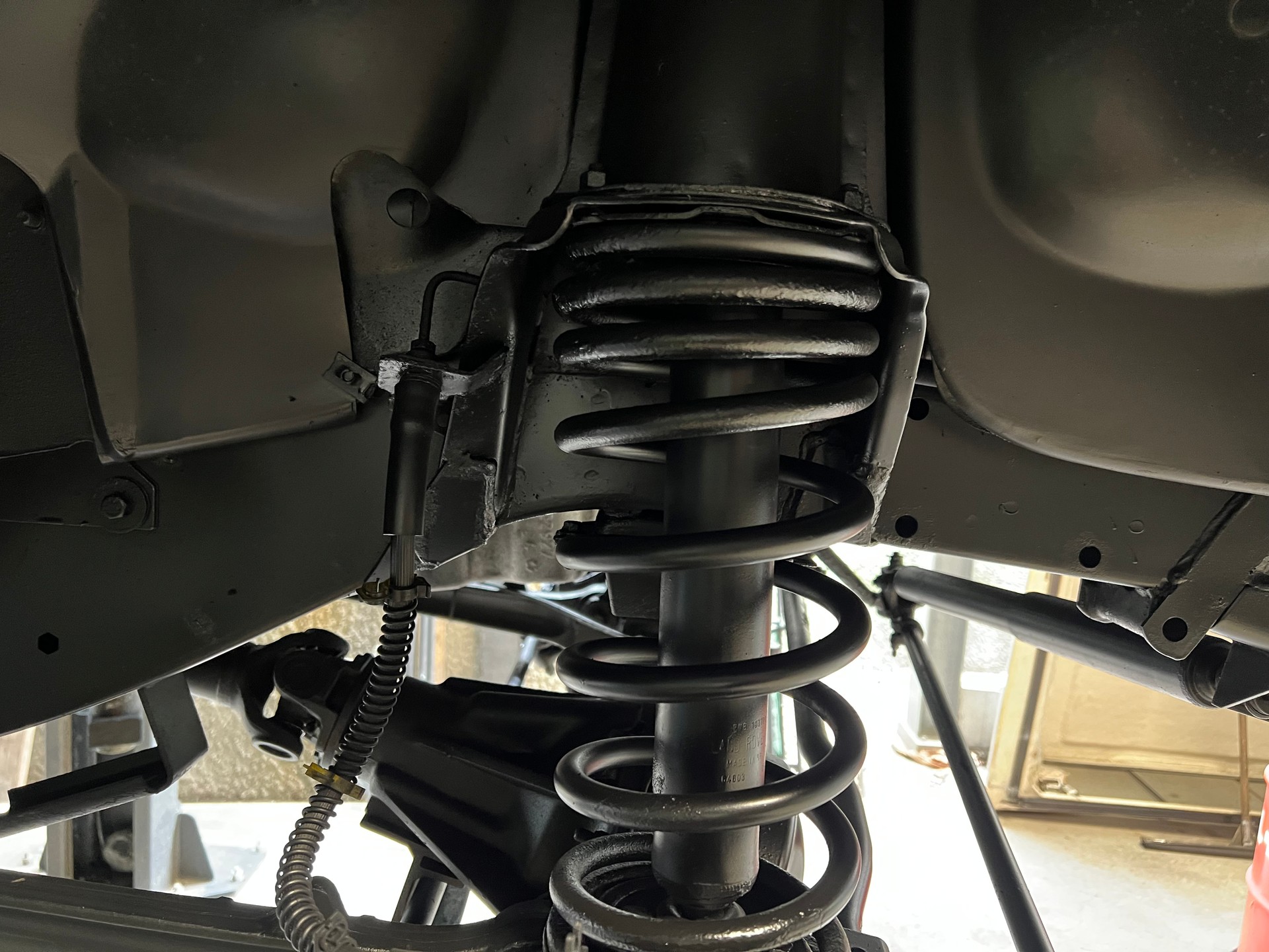 LAND ROVER Defender 110 2.2 TD4 Station Wagon-image-13