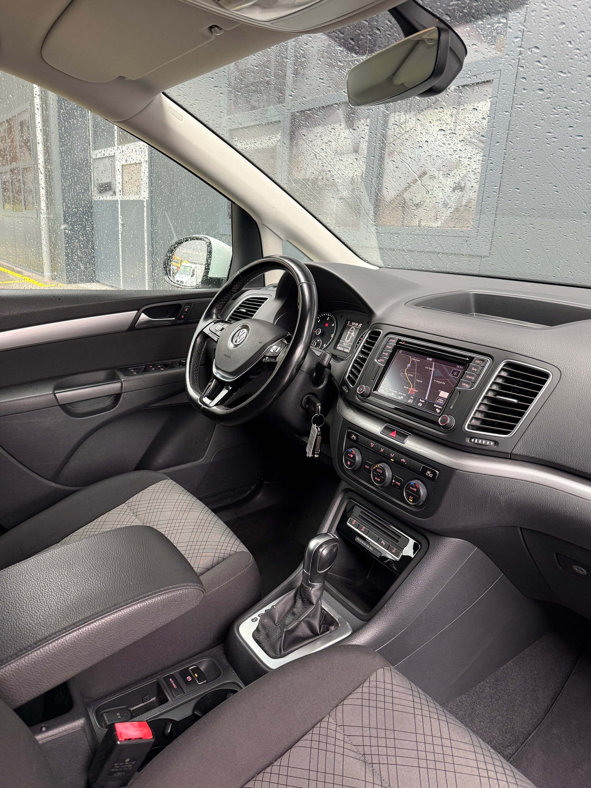 VW Sharan 2.0 TDI BMT Comfortline DSG-image-12