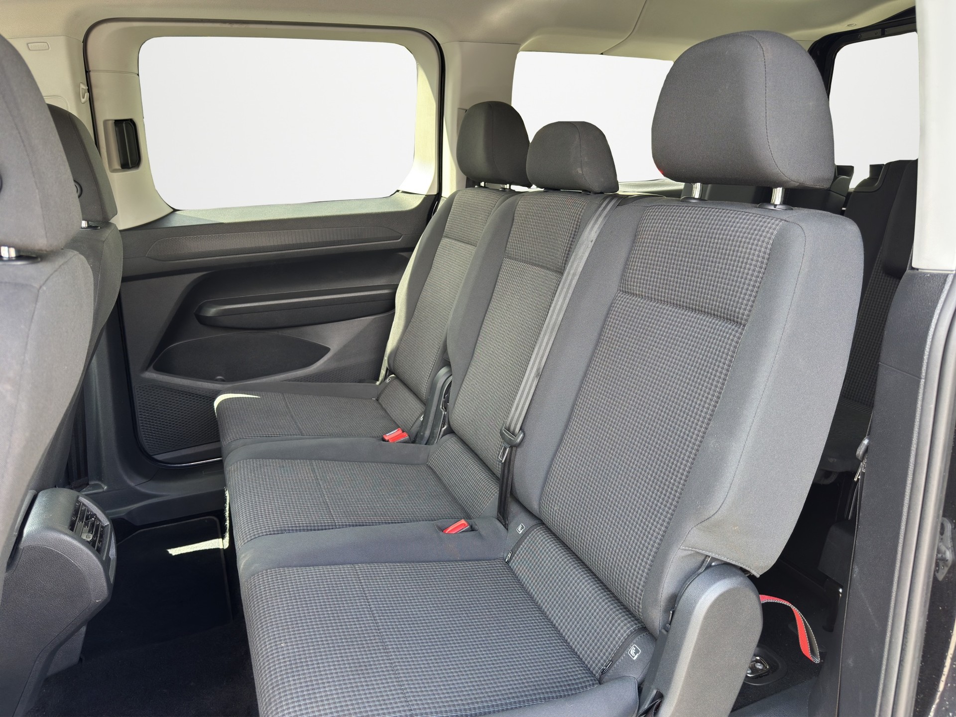 VW Caddy Maxi 2.0 TDI Life DSG-image-10