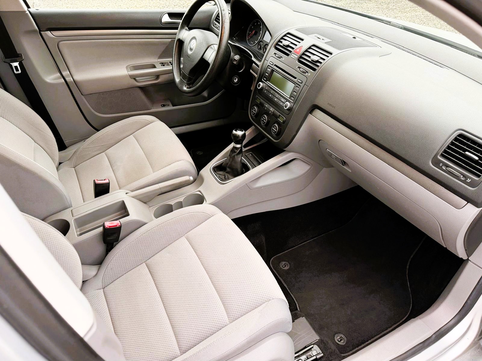 VW Golf 2.0 FSI Comfortline 4Motion-image-11