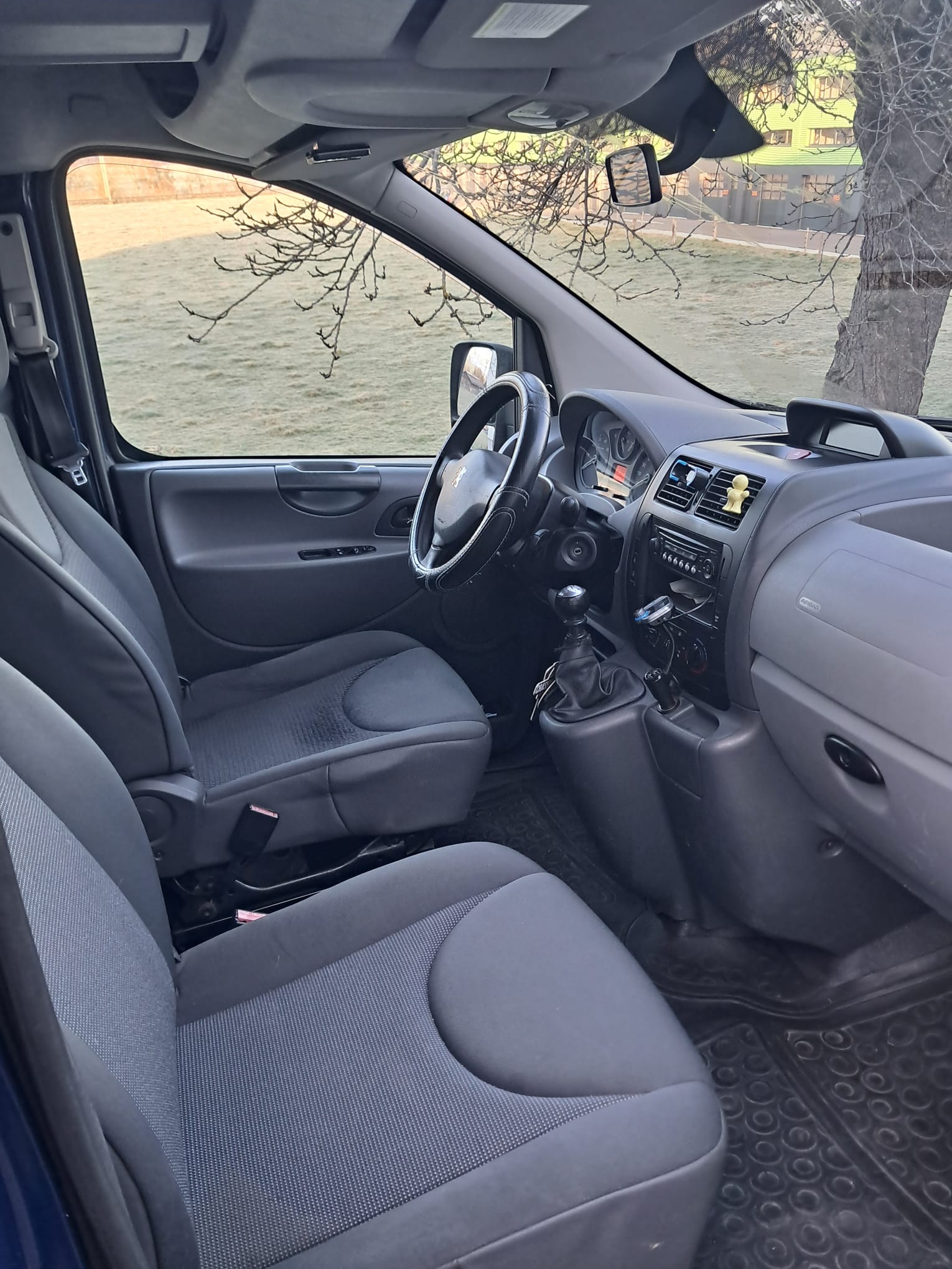 PEUGEOT Expert 2.0 HDi 229 L2H1-image-4