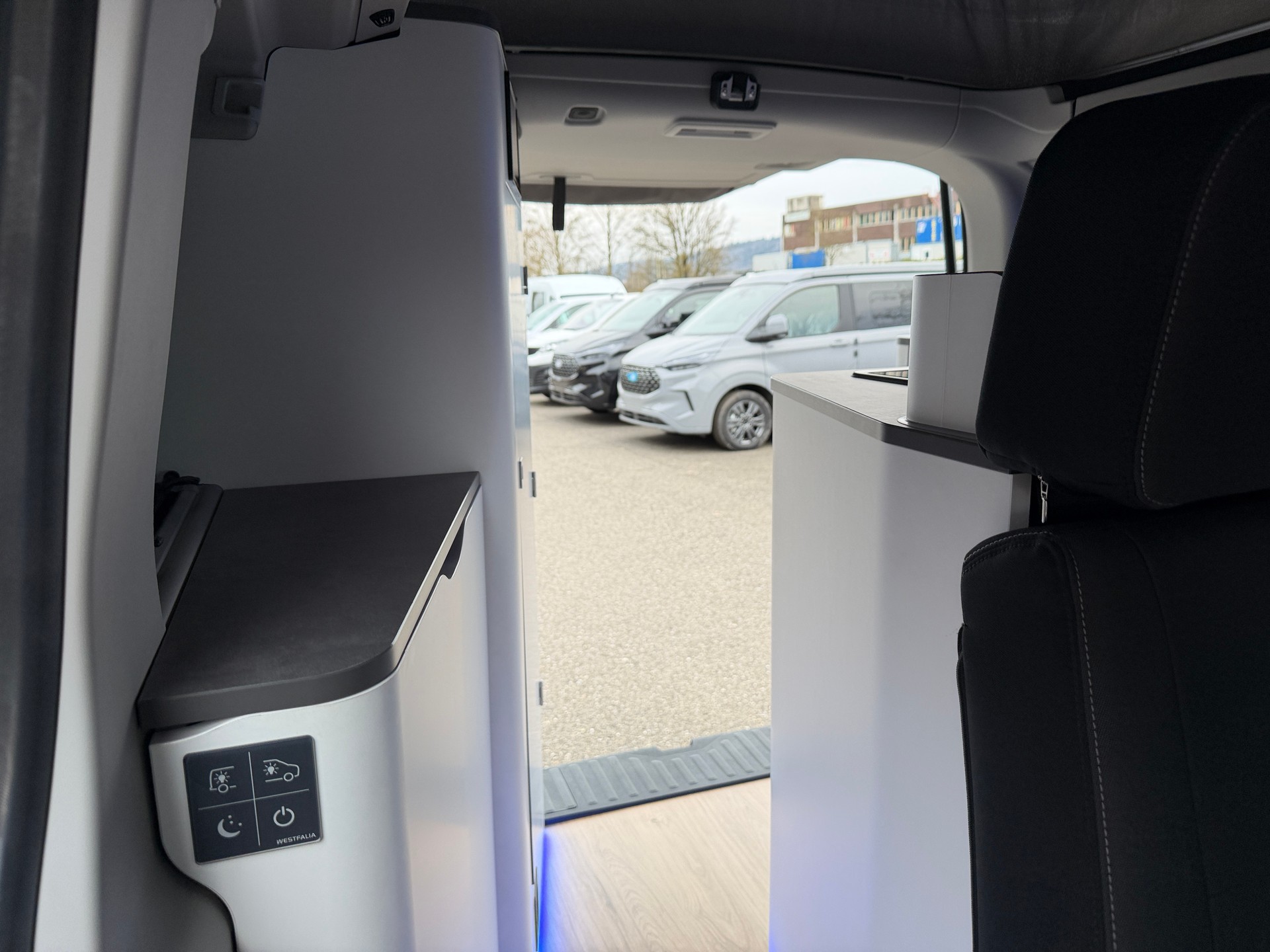 FORD New Nugget Titanium L1 2.0 tdi 170 PS AT8 WESTFALIA-image-5