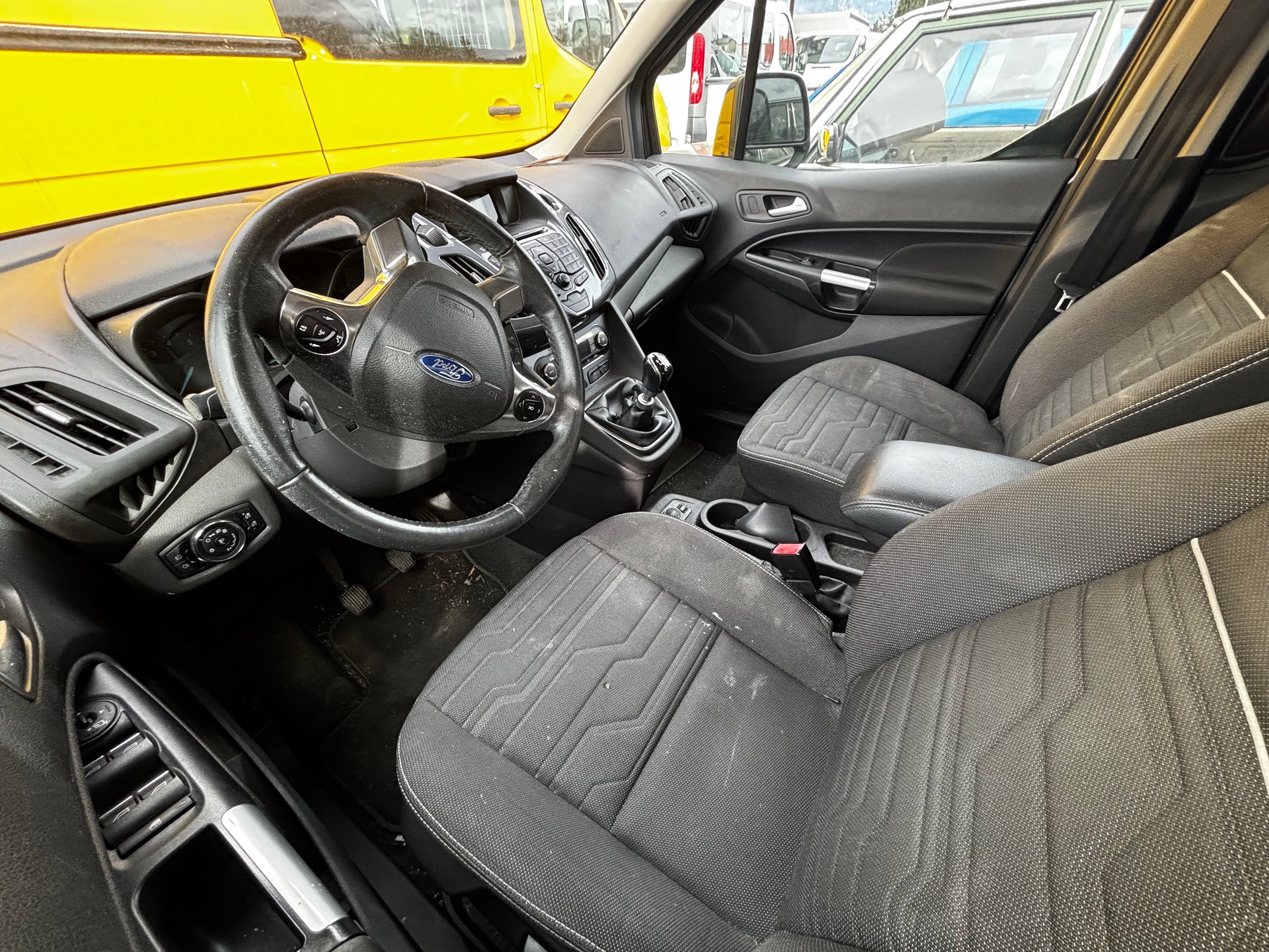 FORD Tourneo Connect 1.0 SCTi Titanium-image-4