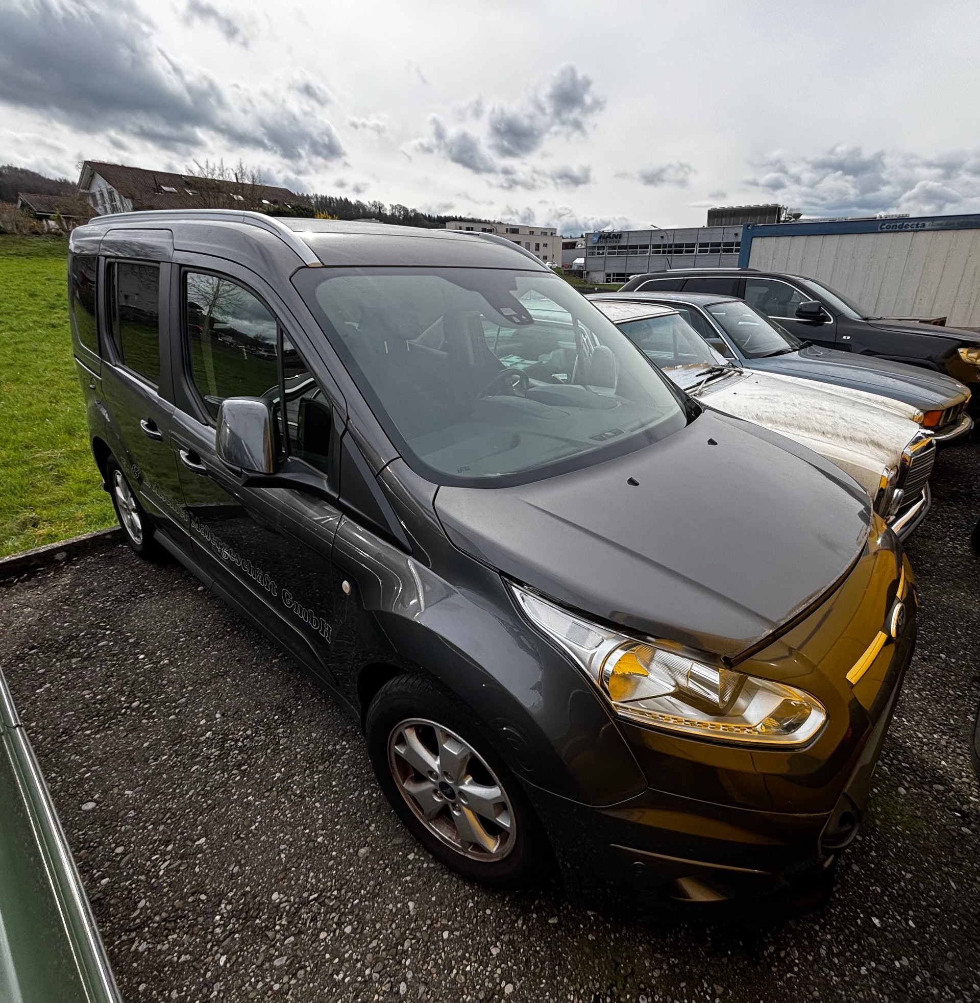 FORD Tourneo Connect 1.0 SCTi Titanium-image-0