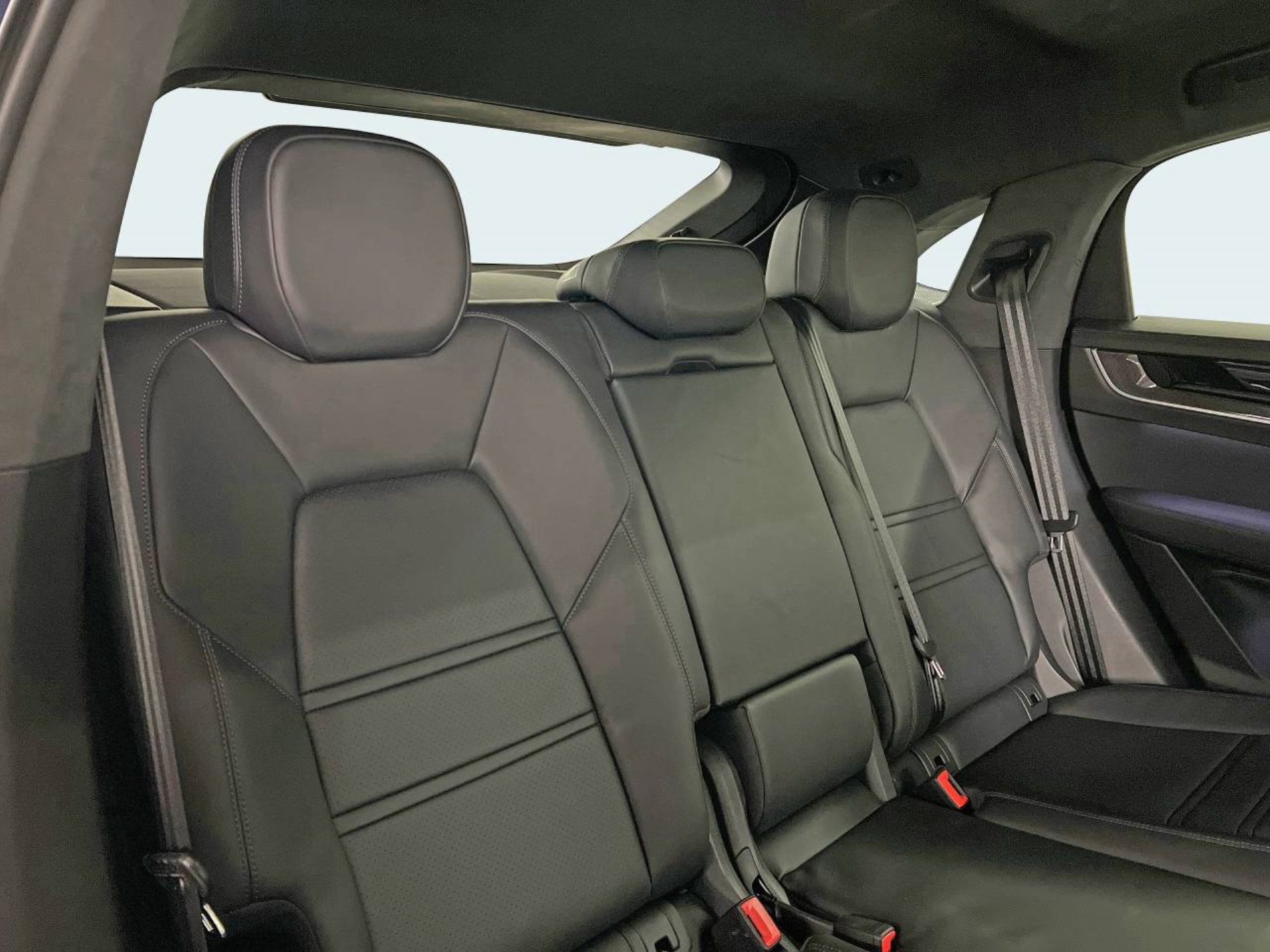 PORSCHE Cayenne Turbo E-Hybrid Coupé-image-23