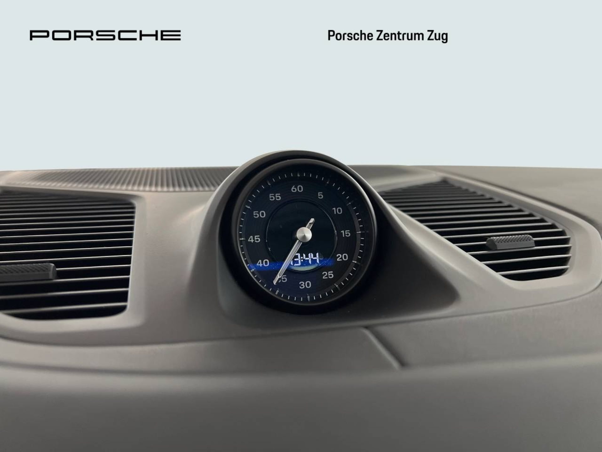 PORSCHE Cayenne Turbo E-Hybrid Coupé-image-26