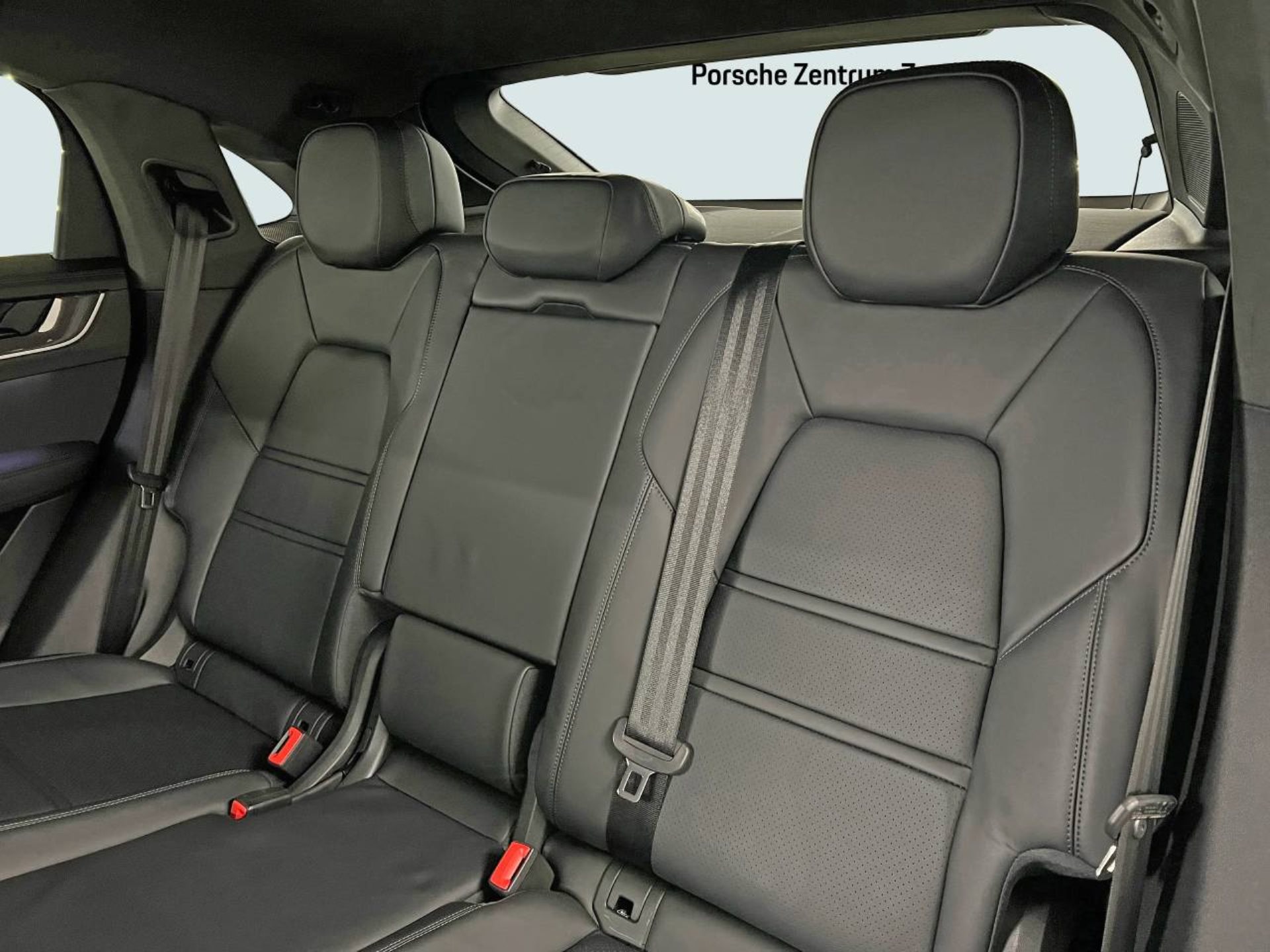 PORSCHE Cayenne Turbo E-Hybrid Coupé-image-22