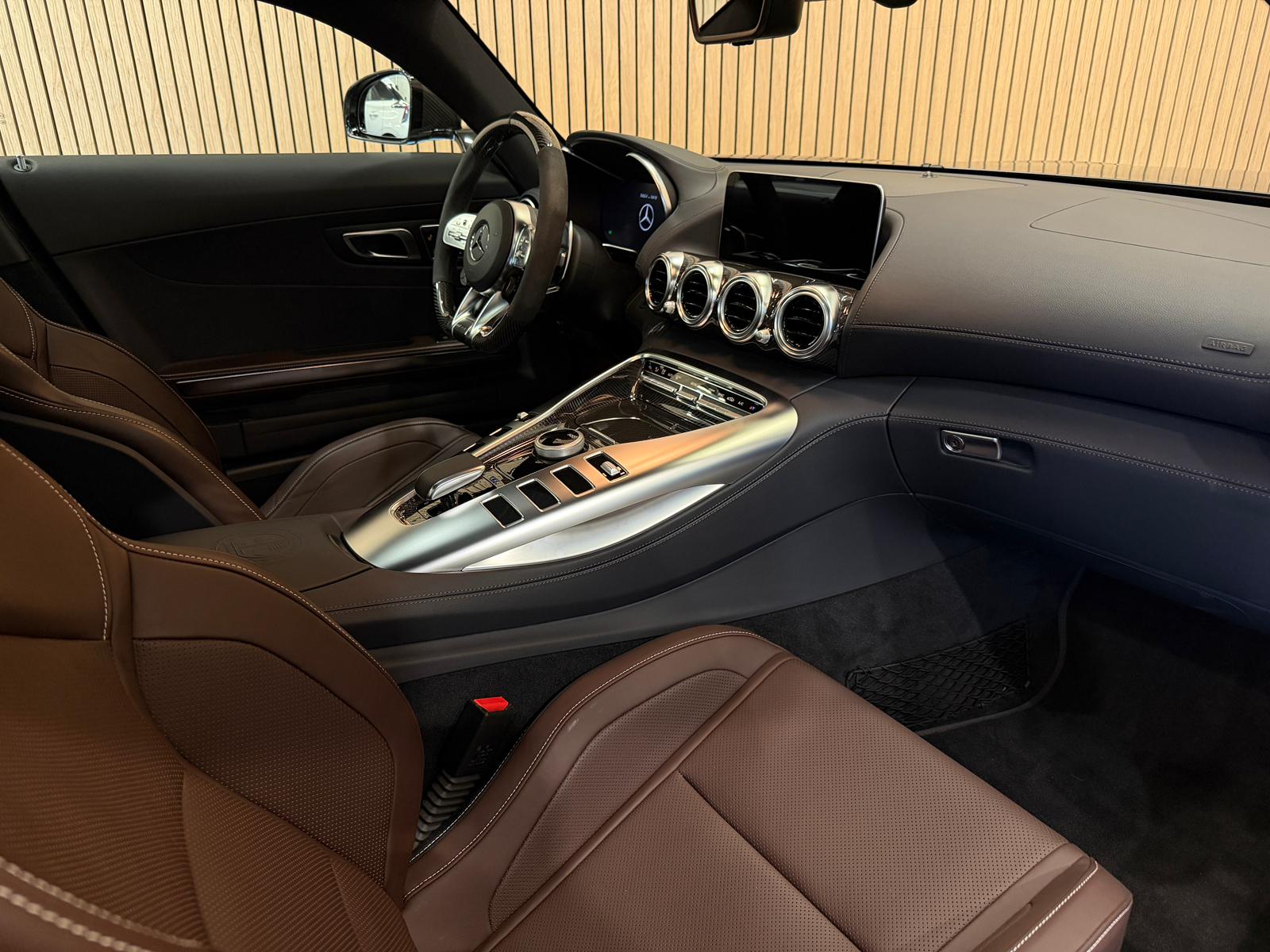 MERCEDES-BENZ AMG GT C Speedshift DCT-image-13