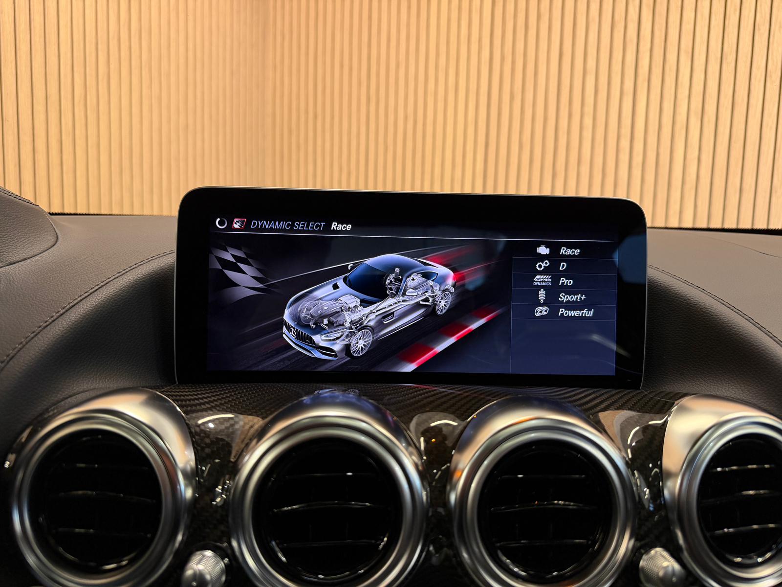 MERCEDES-BENZ AMG GT C Speedshift DCT-image-23