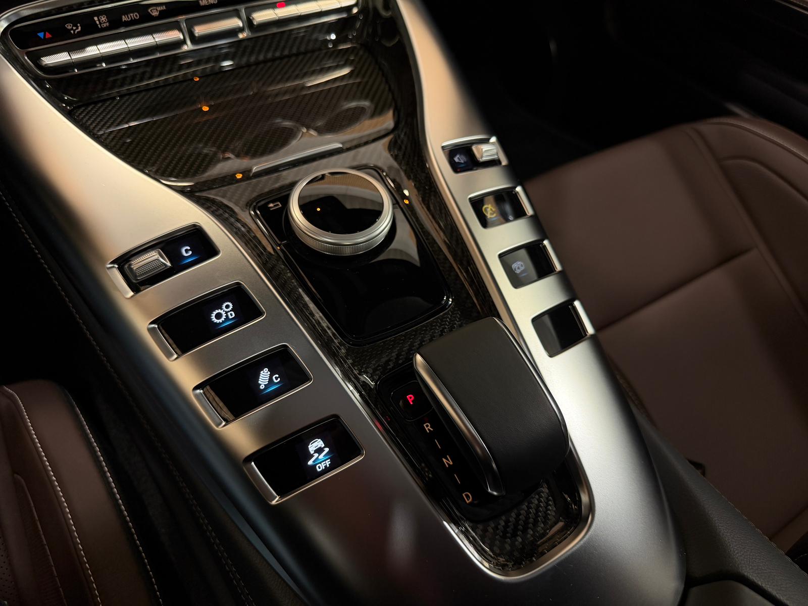 MERCEDES-BENZ AMG GT C Speedshift DCT-image-16