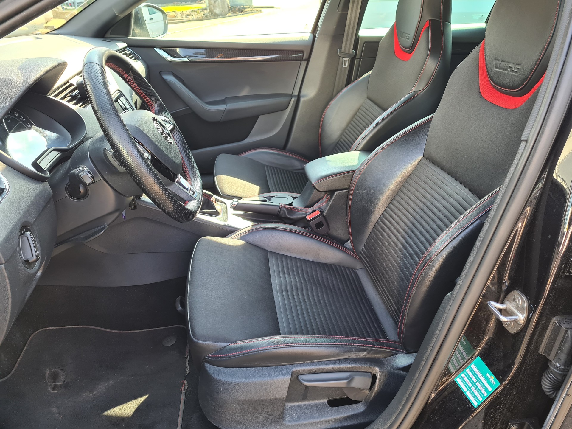 SKODA Octavia Combi 2.0 TDI RS DSG-image-7
