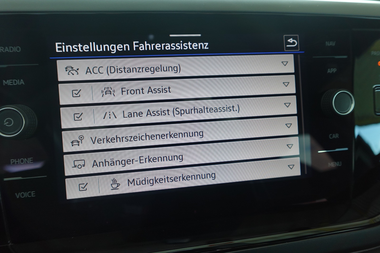 VW Taigo 1.0 TSI R-Line DSG-image-14