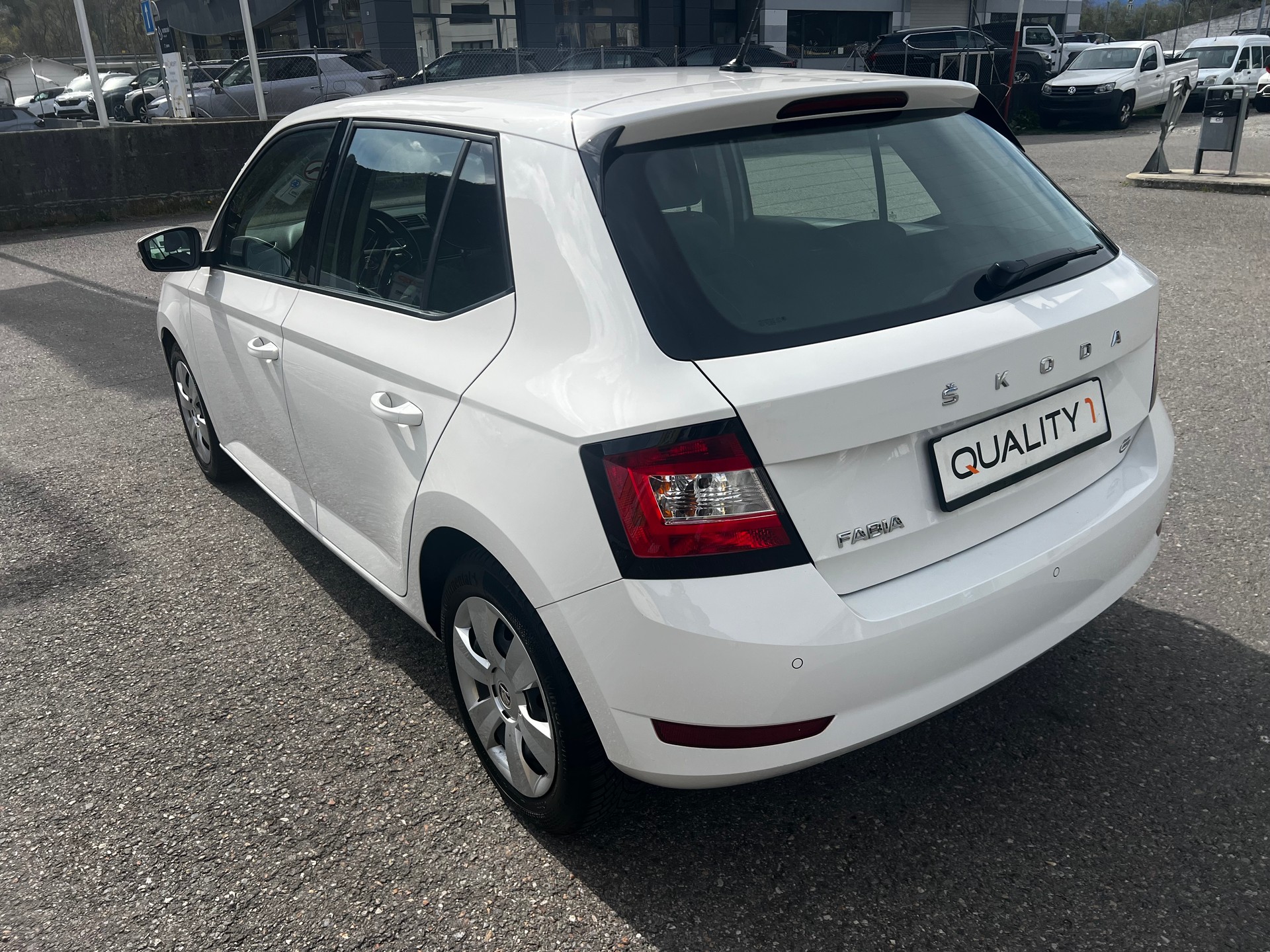 SKODA Fabia 1.0 TSI Ambition DSG-image-5