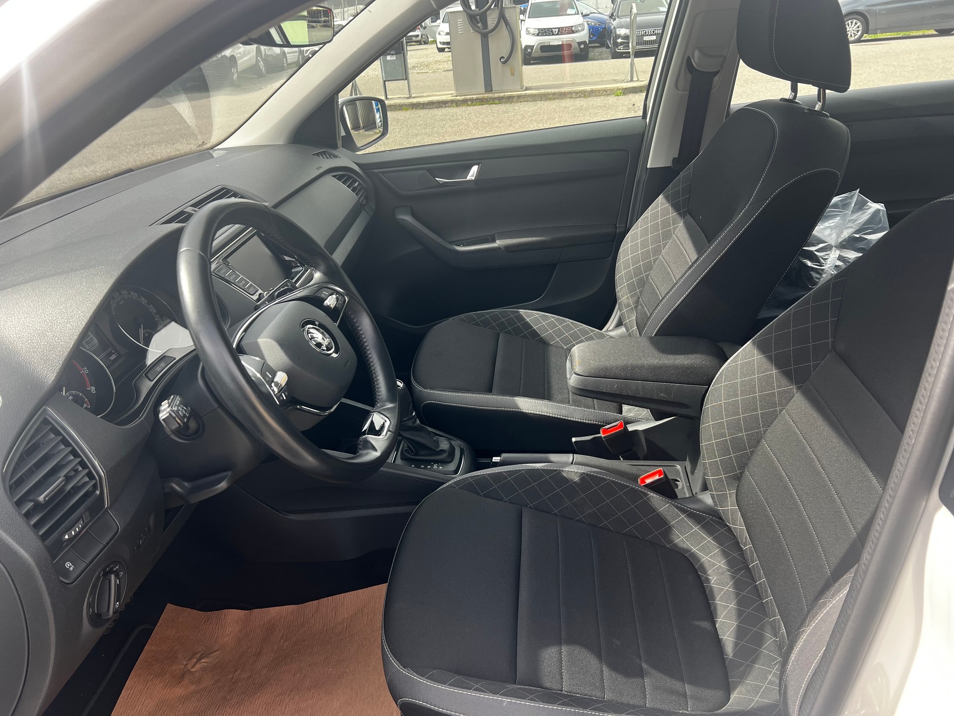 SKODA Fabia 1.0 TSI Ambition DSG-image-10