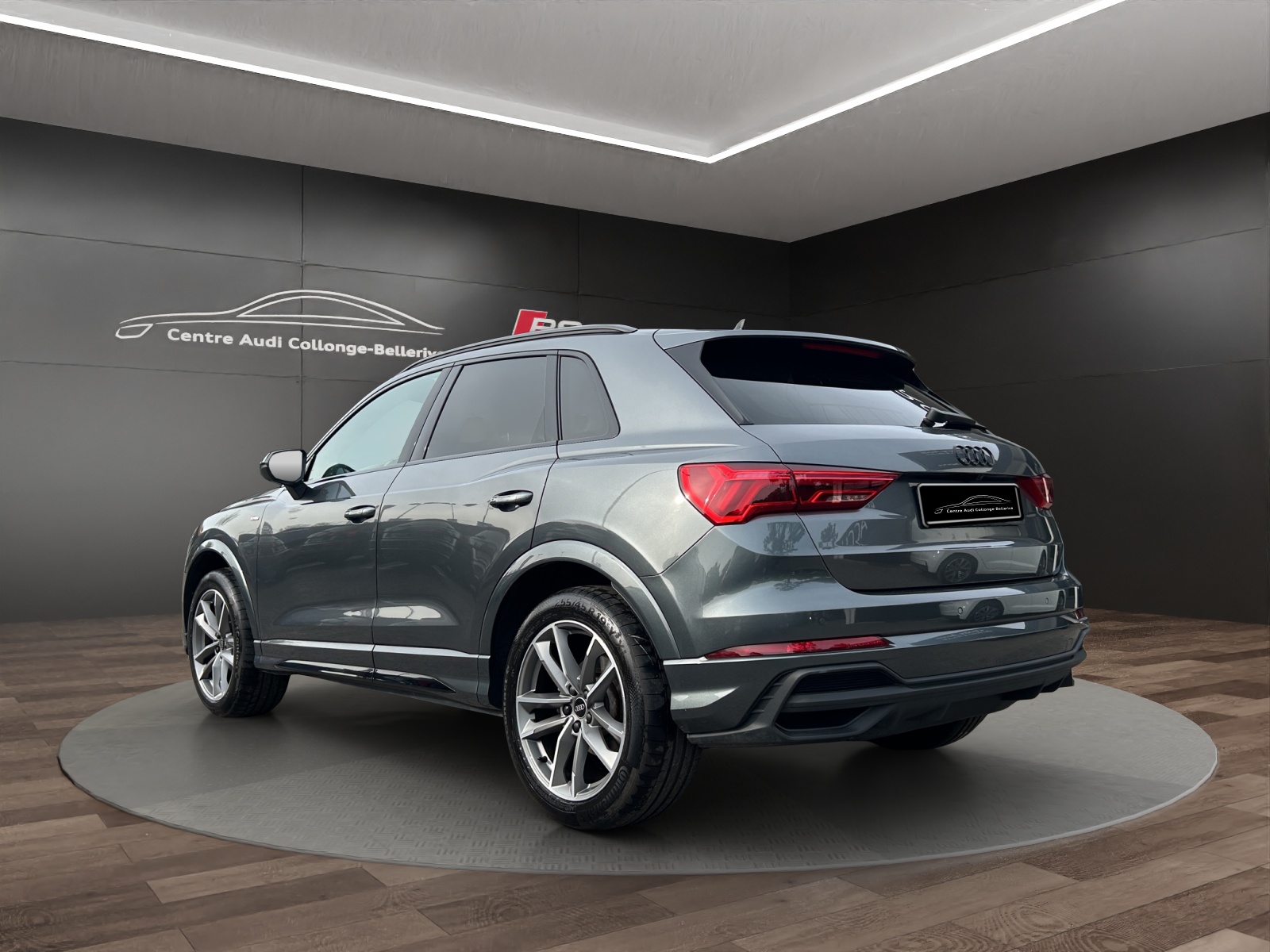 AUDI Q3 35 TFSI S line Attraction S-tronic-image-3