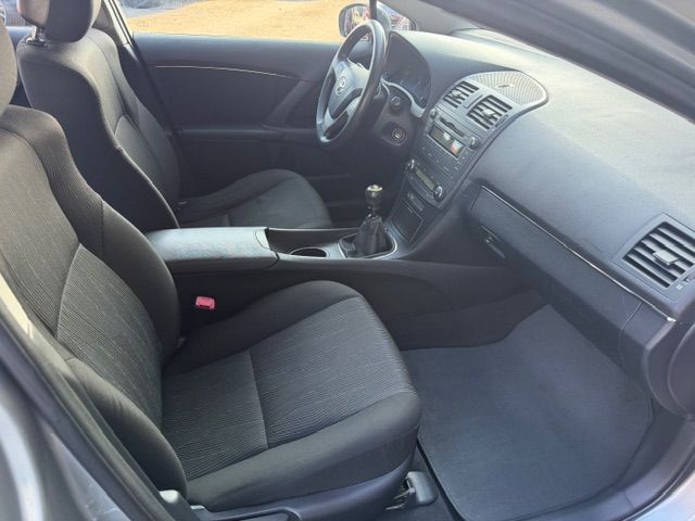 TOYOTA Avensis Sportswagon 1.8 Linea Terra-image-7