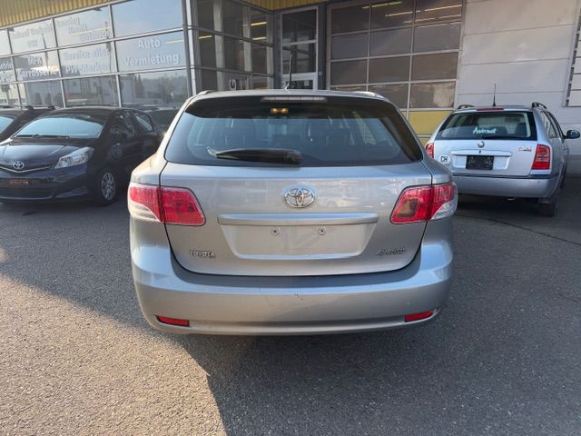 TOYOTA Avensis Sportswagon 1.8 Linea Terra-image-12