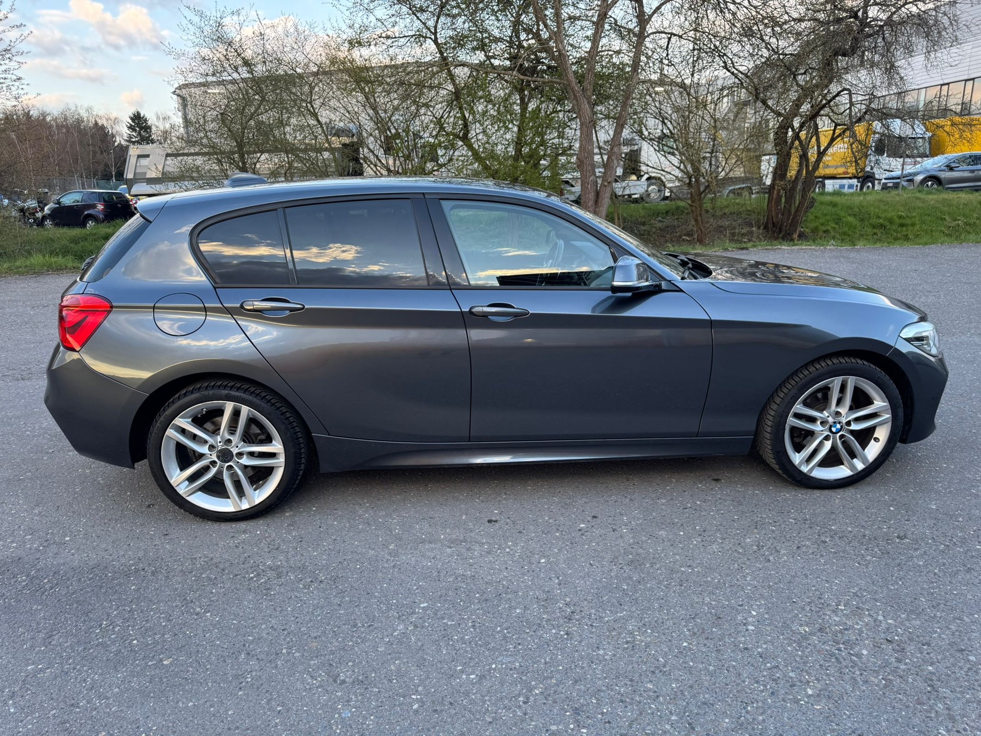 BMW 120d xDrive M Sport Steptronic-image-8