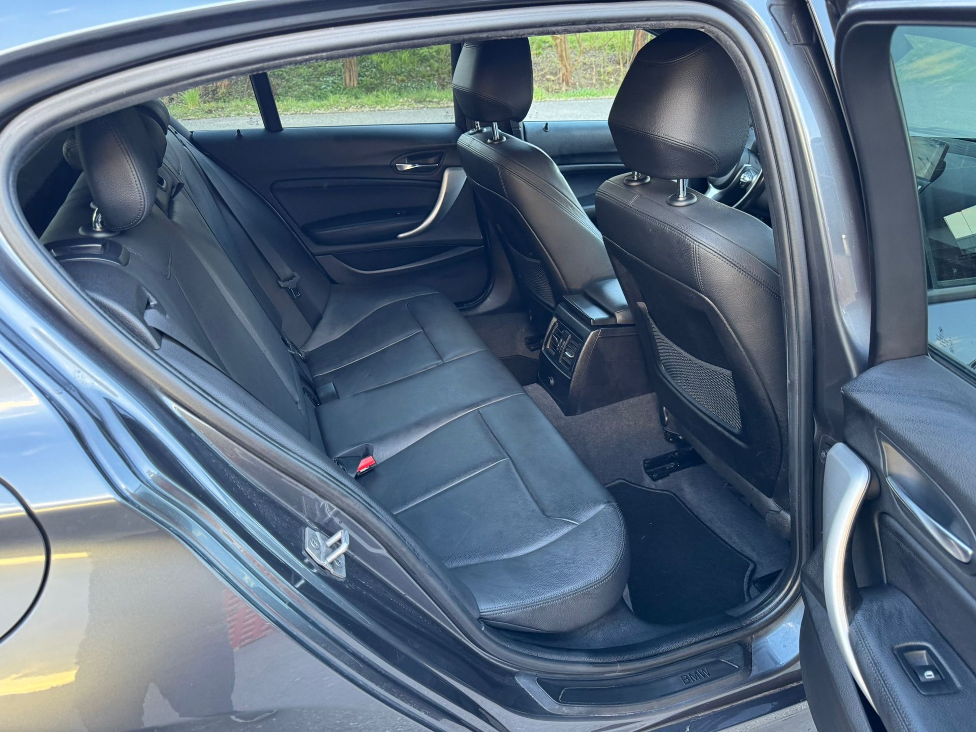 BMW 120d xDrive M Sport Steptronic-image-10