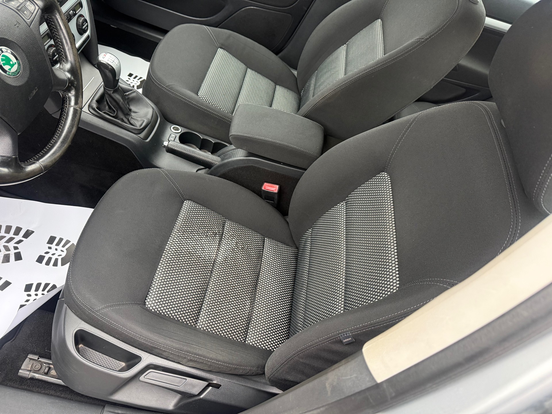SKODA Octavia Scout 2.0 TDI 4x4-image-4