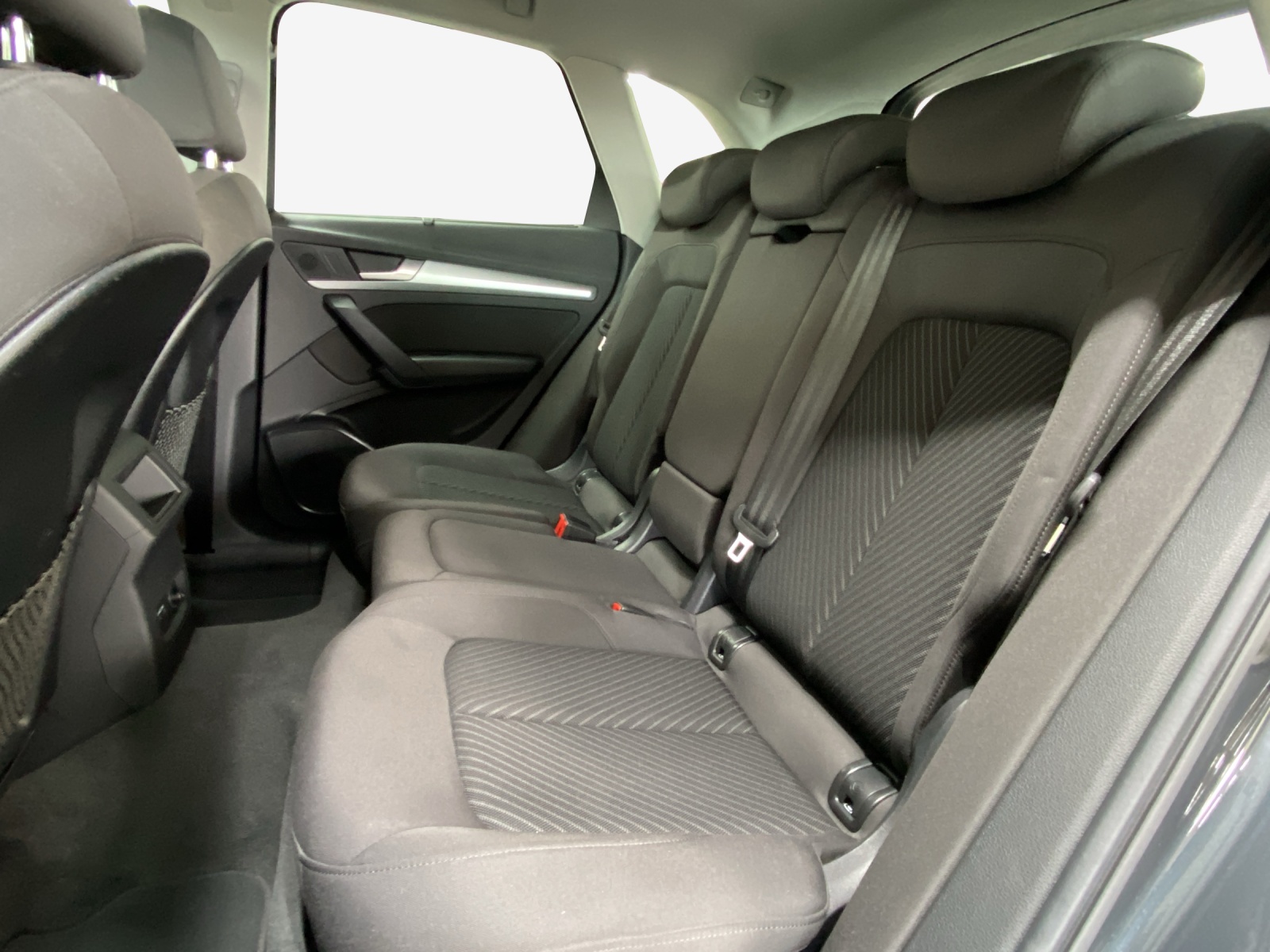 AUDI Q5 45 TFSI quattro S-tronic-image-11