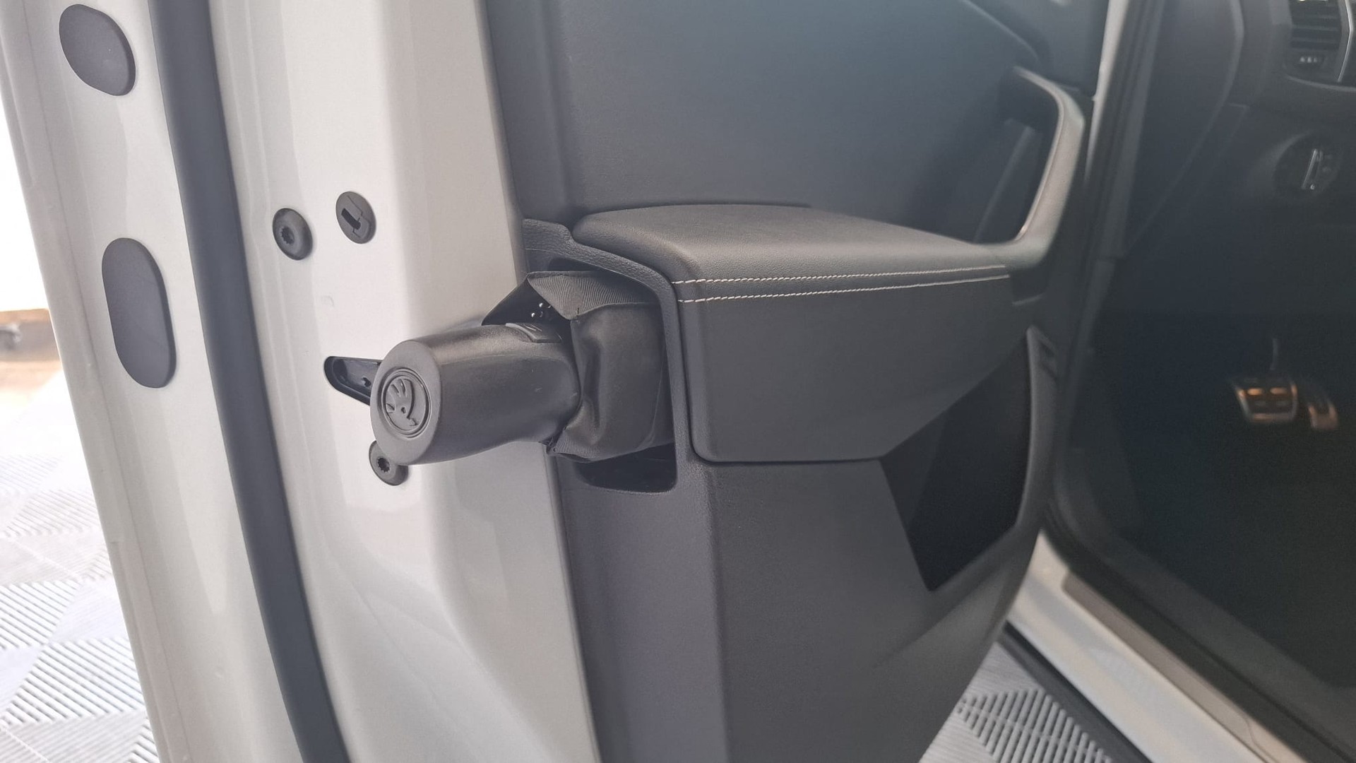 SKODA Kodiaq 2.0 TDI SCR Style 4x4 DSG-image-13
