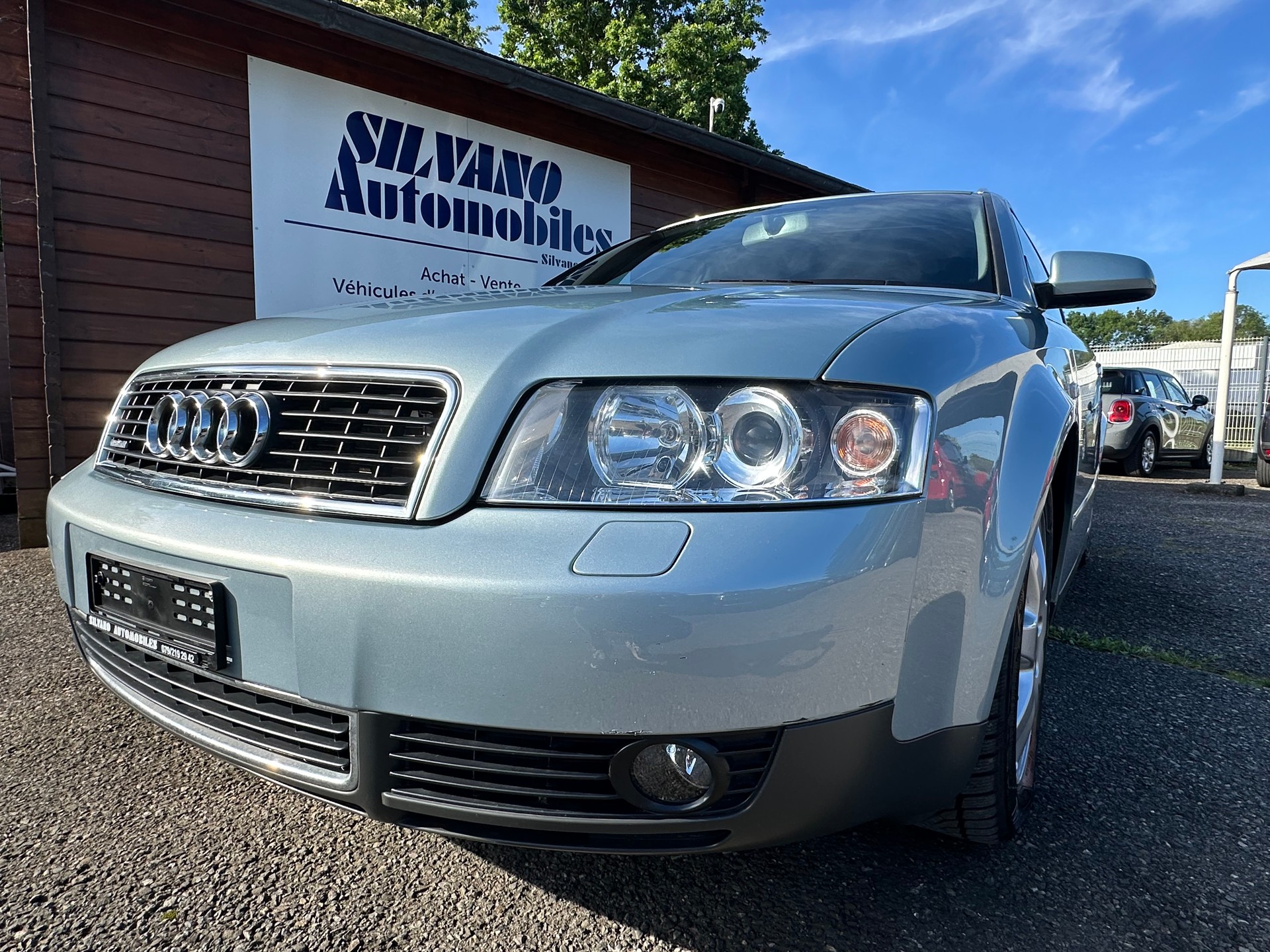 AUDI A4 Avant 3.0 V6 quattro-showroom-element-3