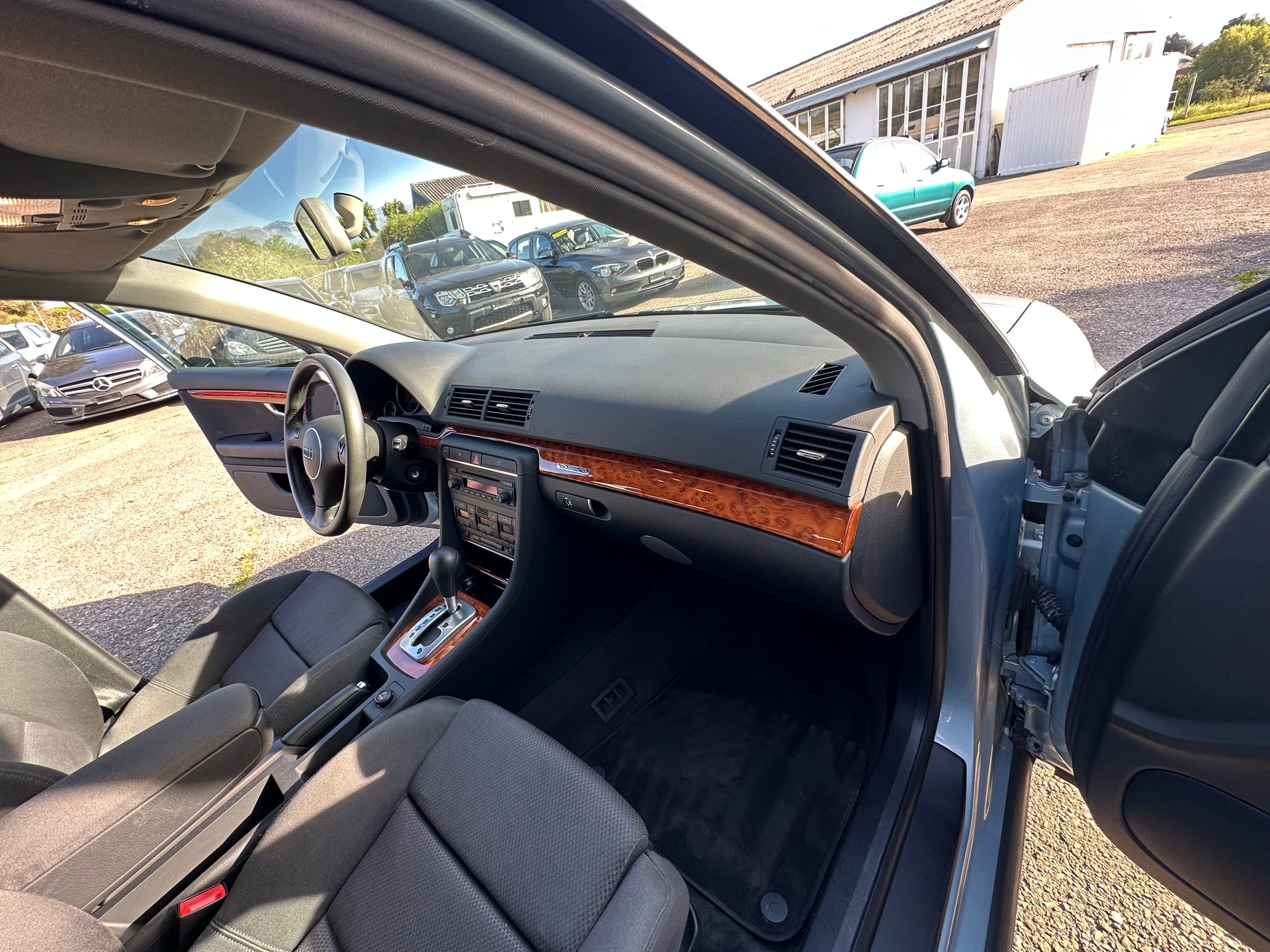 AUDI A4 Avant 3.0 V6 quattro-image-15